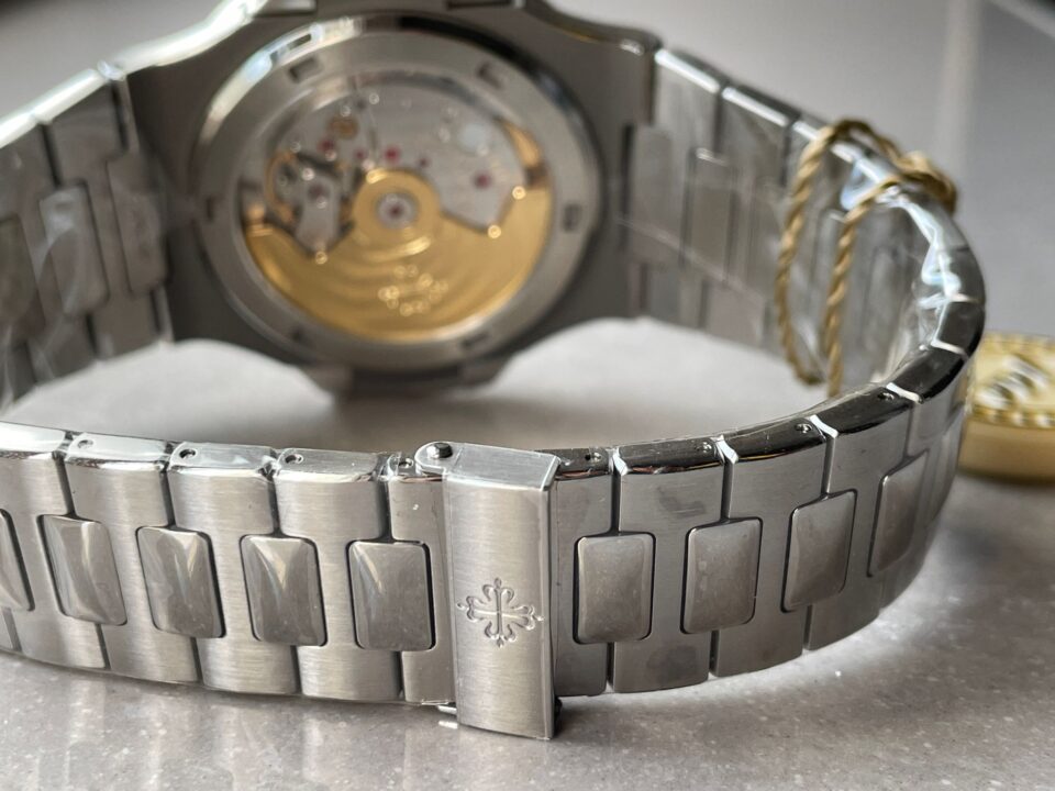 Replica PATEK PHILIPPE Nautilus 5711/1A PPF 1:1 Best Edition Green Textured Dial T Diamonds Bezel on SS Bracelet 324CS V4 - Top club