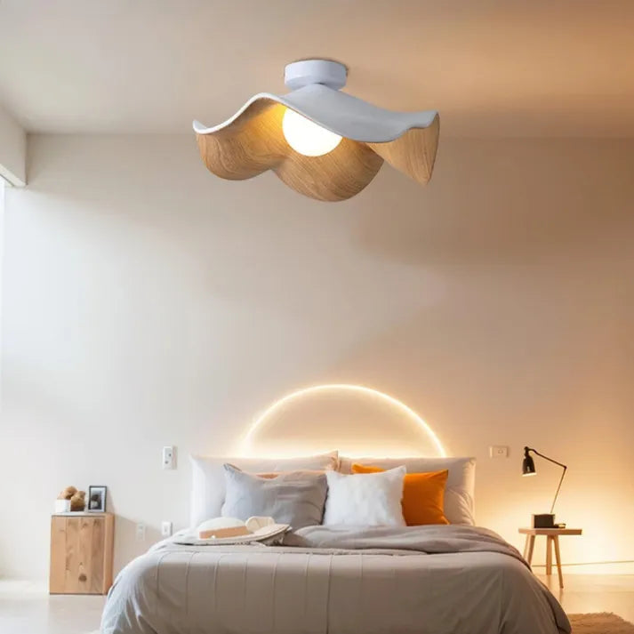 LotusLume - Scandinavische Plafondlamp met Uniek Lotusbladontwerp
