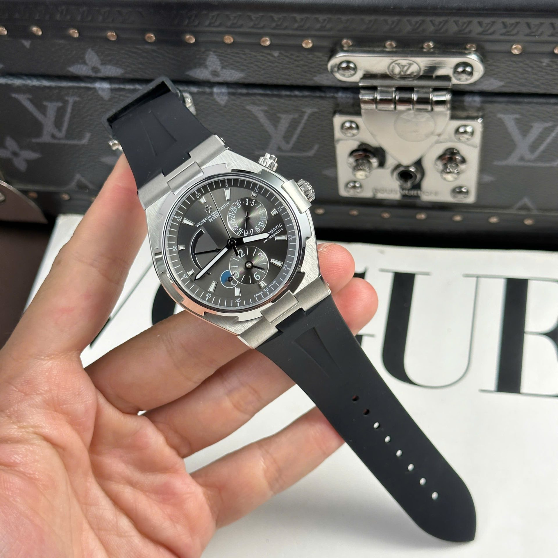 Vacheron Constantin Overseas Dual Time 47450 Knock Off Watches Gray Dial Rubber Strap 9F Factory 42mm - Elite Watch Atelier