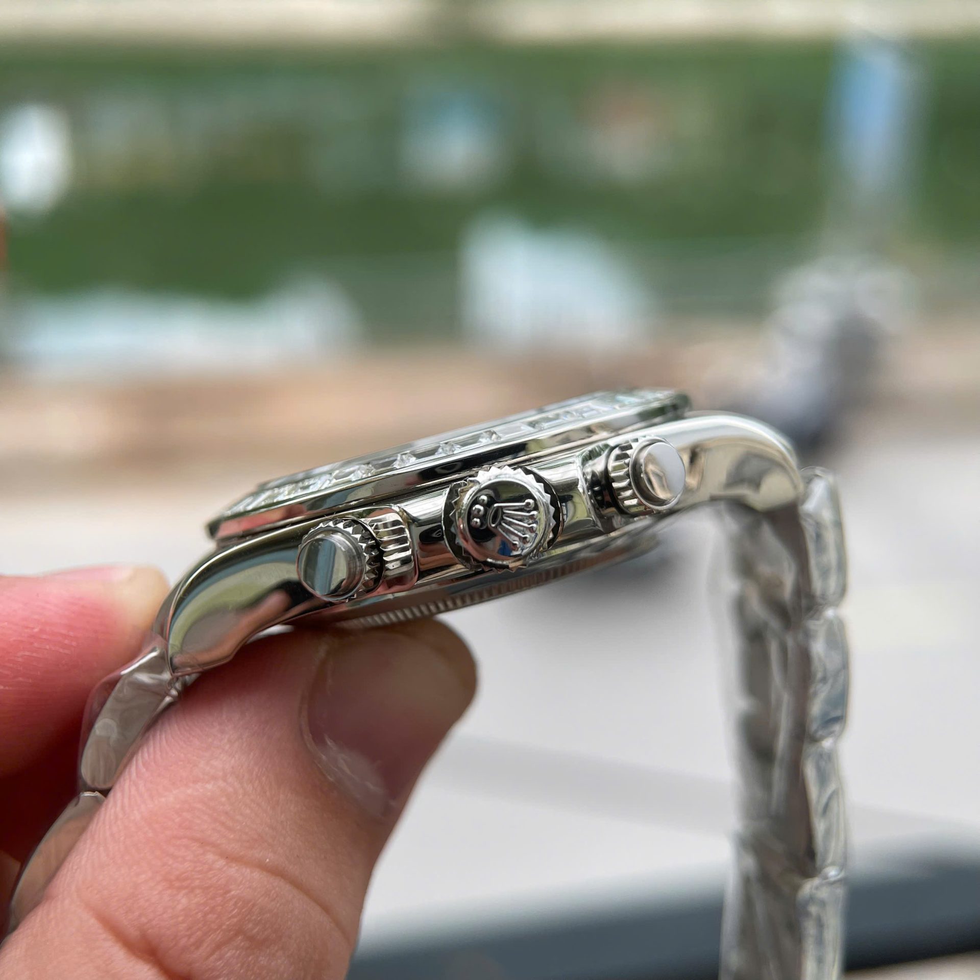 Rolex Daytona Best Replica Watch Custom Solid White Gold + Diamonds Baguette Hong Kong 40mm - Top club