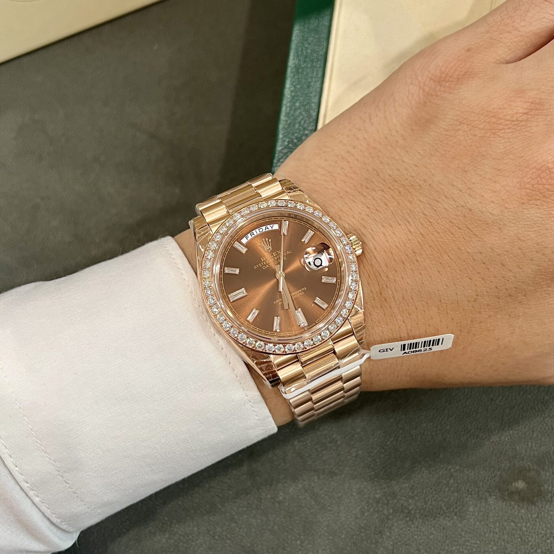 Rolex Fake Watch Day-Date Dial Chocolate Moissanite Diamonds Custom 40mm - Top club