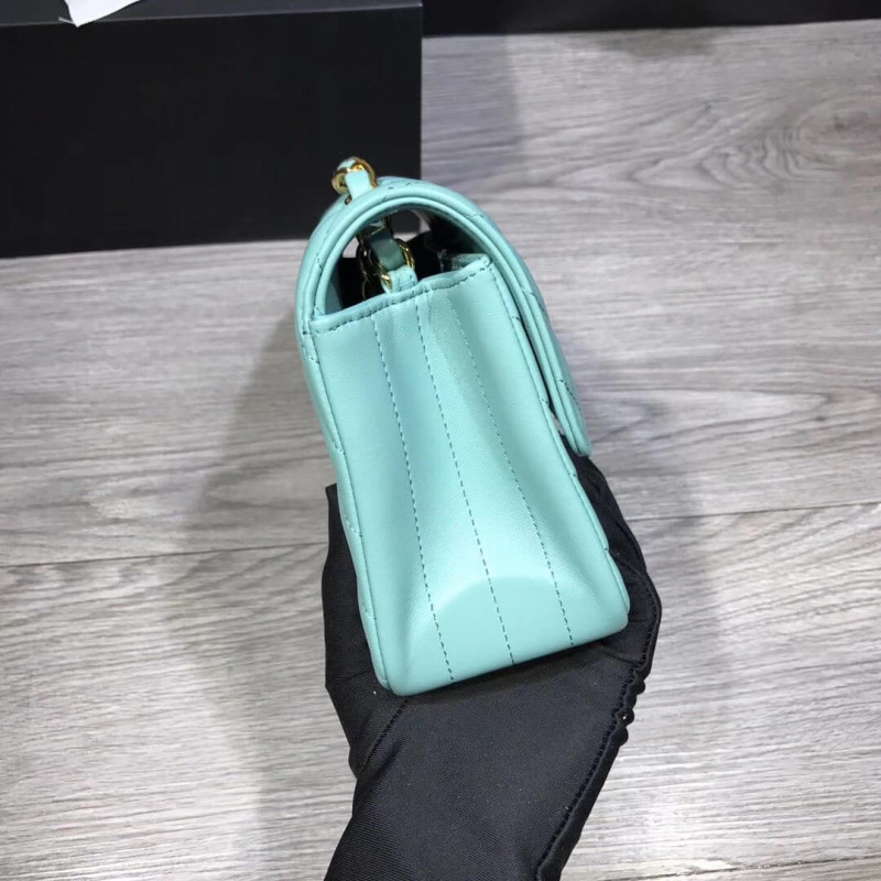 Replica Chanel Chevron Lambskin 20Cm Classic Flap Bag 11161:1High-quality replica