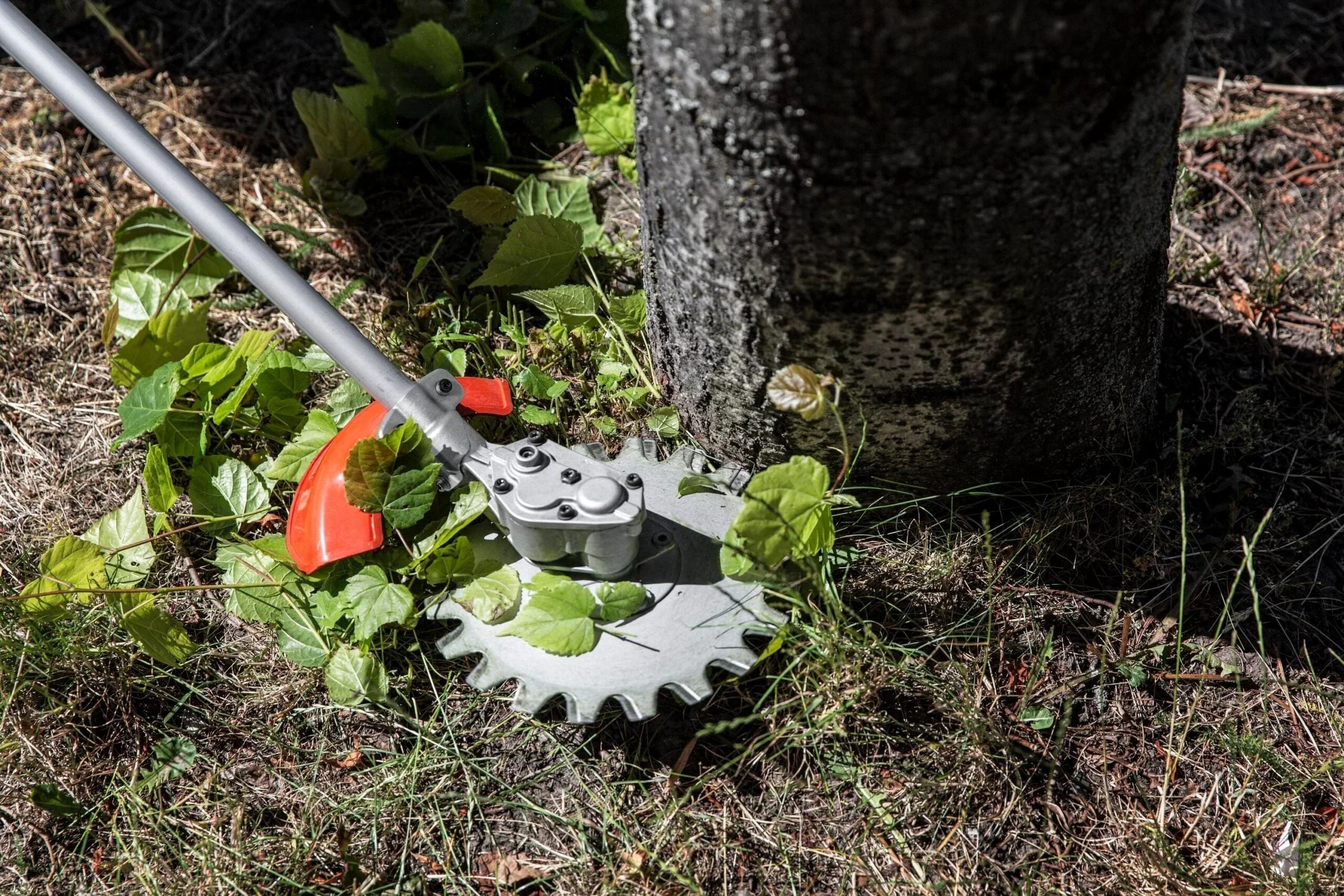 Husqvarna Gas String Trimmer, 28-cc 2-cycle, 20-in Straight Shaft, Attachment And Edger Capable - 330LK 970545001 - Image 10 Husqvarna Gas String Trimmer, 28-cc 2-cycle, 20-in Straight Shaft, Attachment And Edger Capable - 330LK 970545001 - Image 10