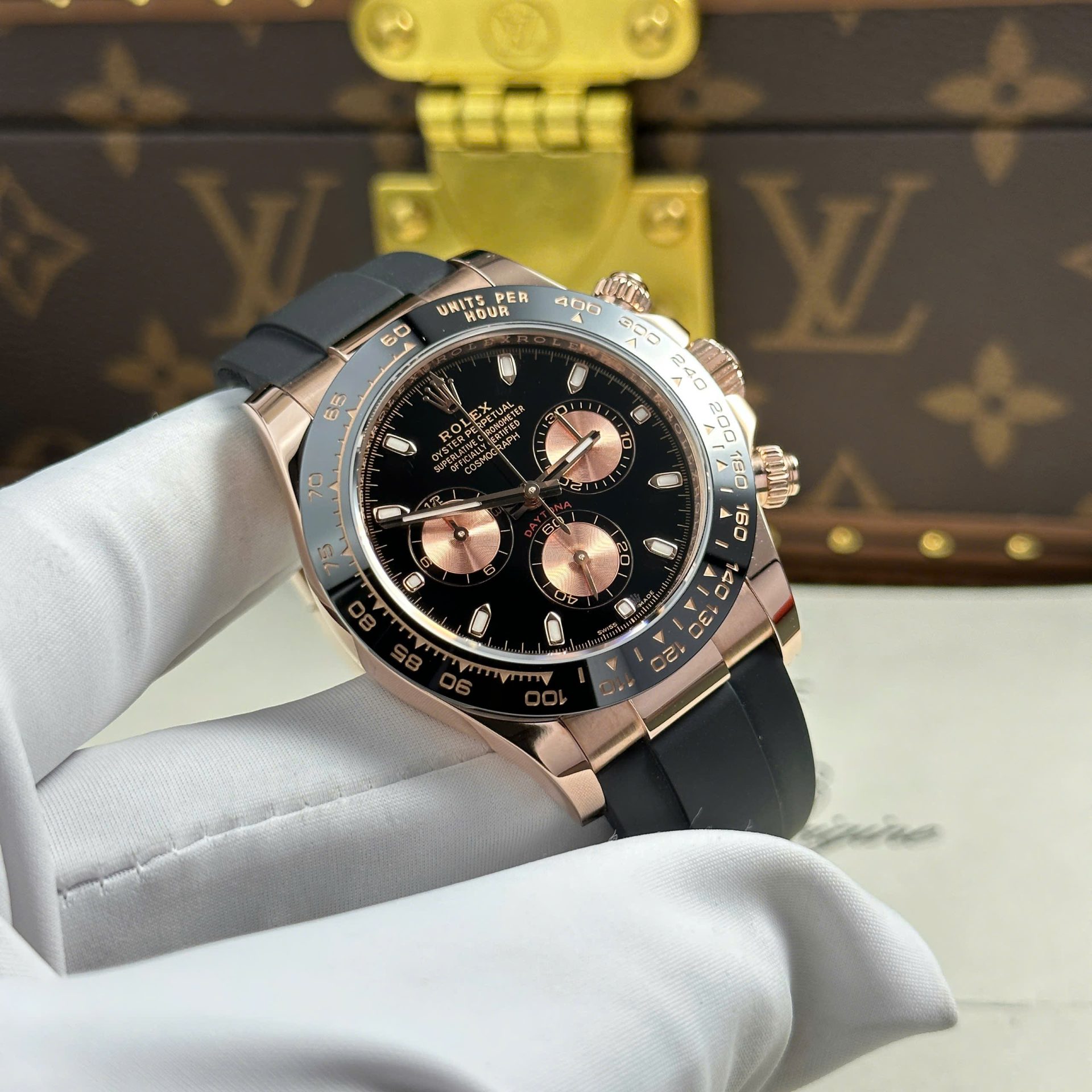 Rolex Cosmograph Daytona 116515LN Black Dial Replica 11 Watch Gold Wrapped 40mm - Elite Watch Atelier