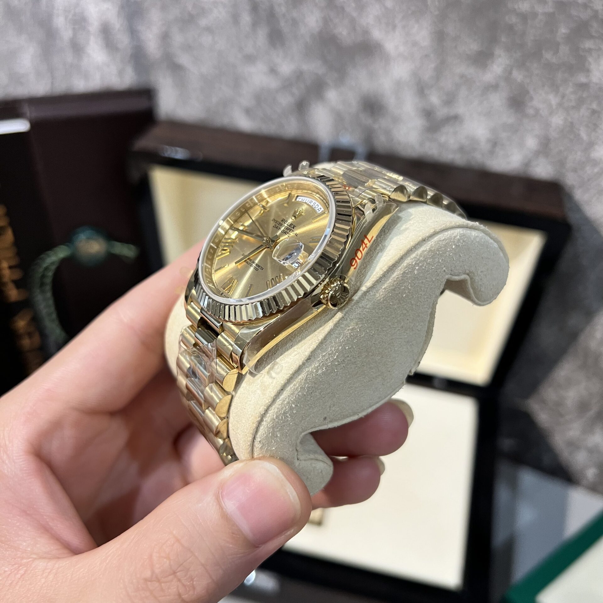 Rolex Day-Date 228238 Replica Watch Yellow Champagne Dial Refined 166 gr GM V2 40mm - Elite Watch Atelier