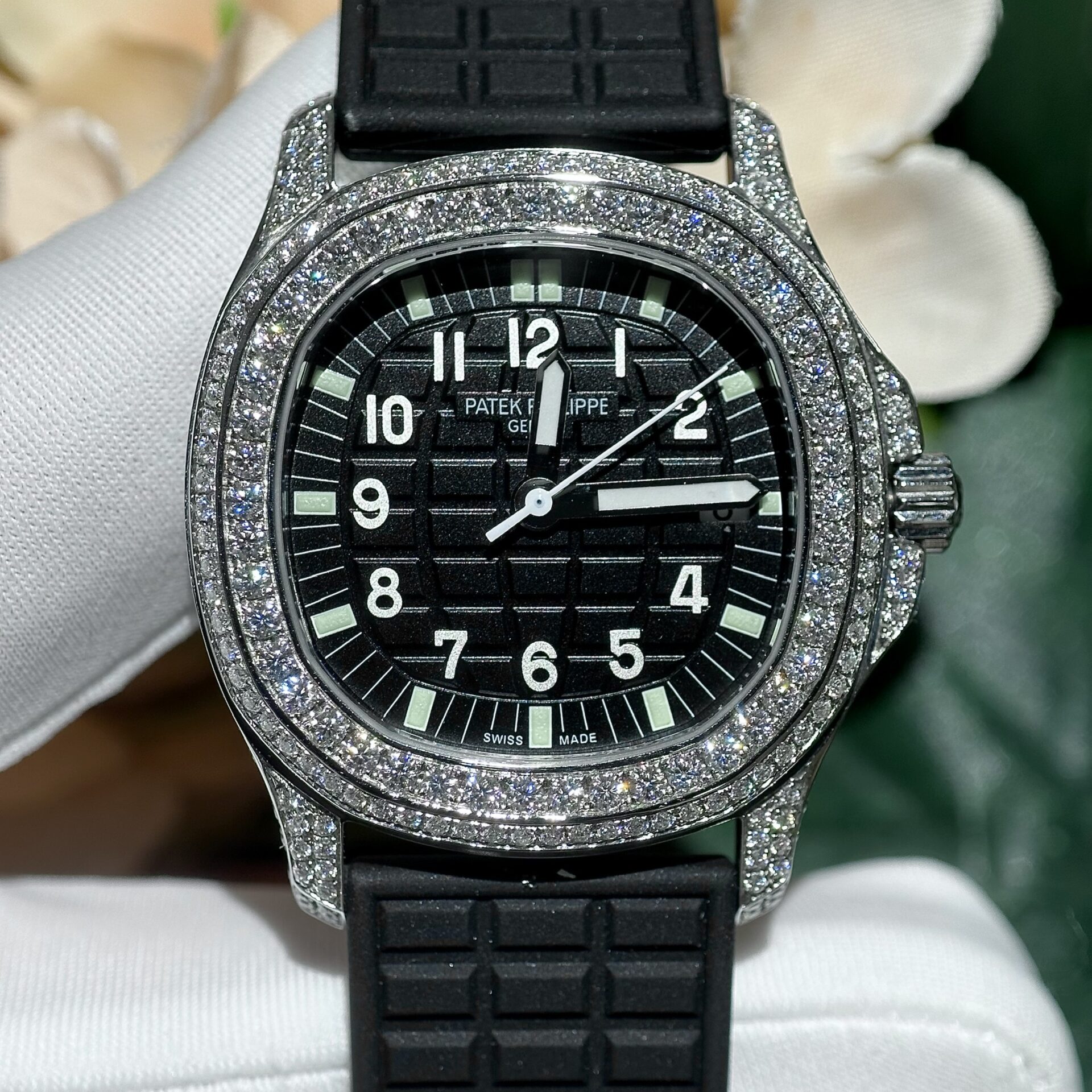 Patek Philippe Replica Watch Aquanaut 5069G Black Dial Custom Moissanite Diamonds 35.6mm - Elite Watch Atelier