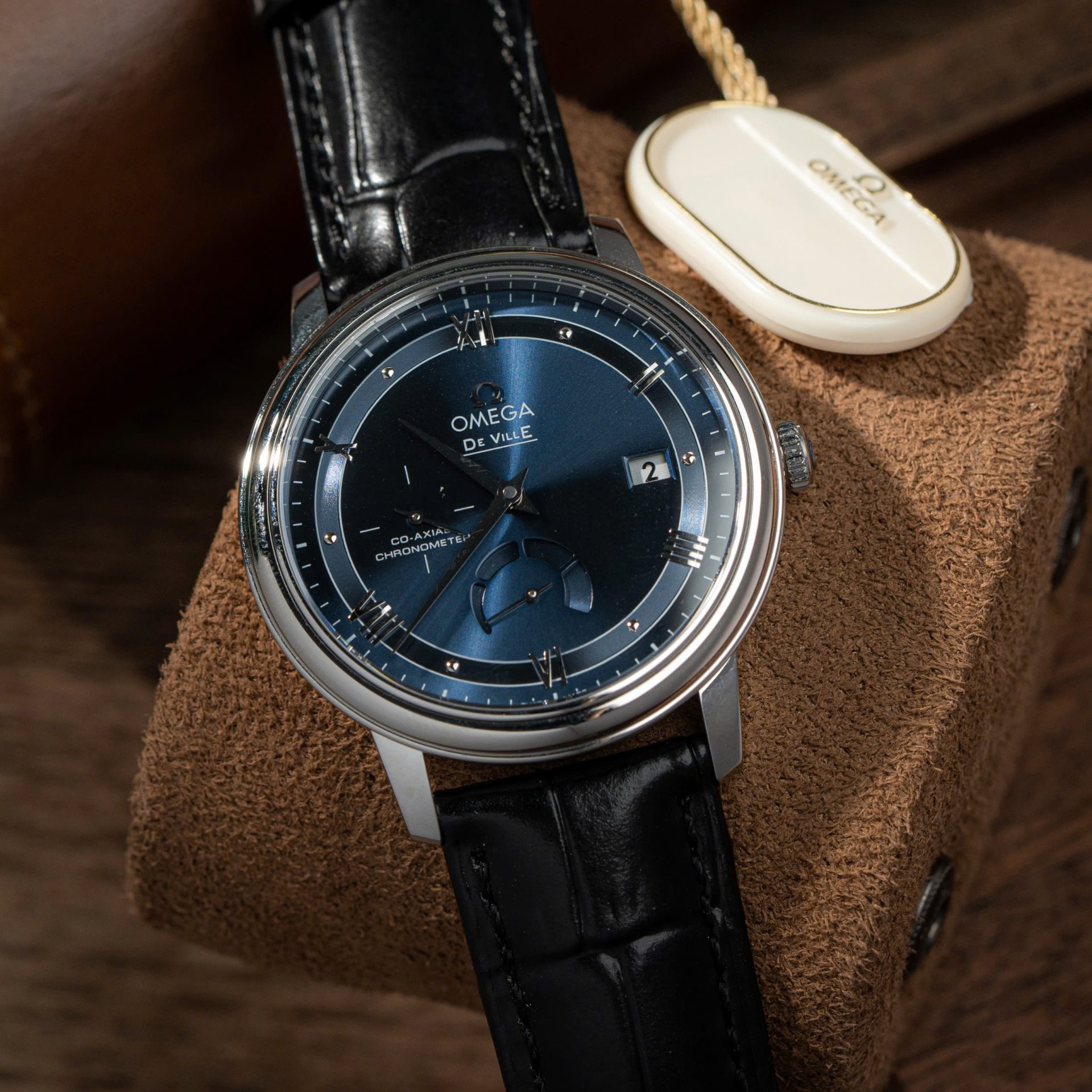 Omega De Ville Prestige Power Reserve Replica Watch Dial Blue Leather Strap 39.5mm - Elite Watch Atelier