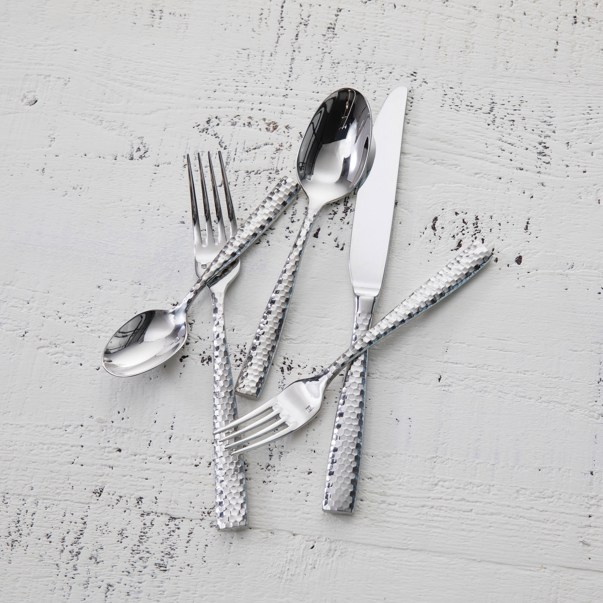 Fortessa Lucca Faceted 20-piece Flatware Set - Image 4