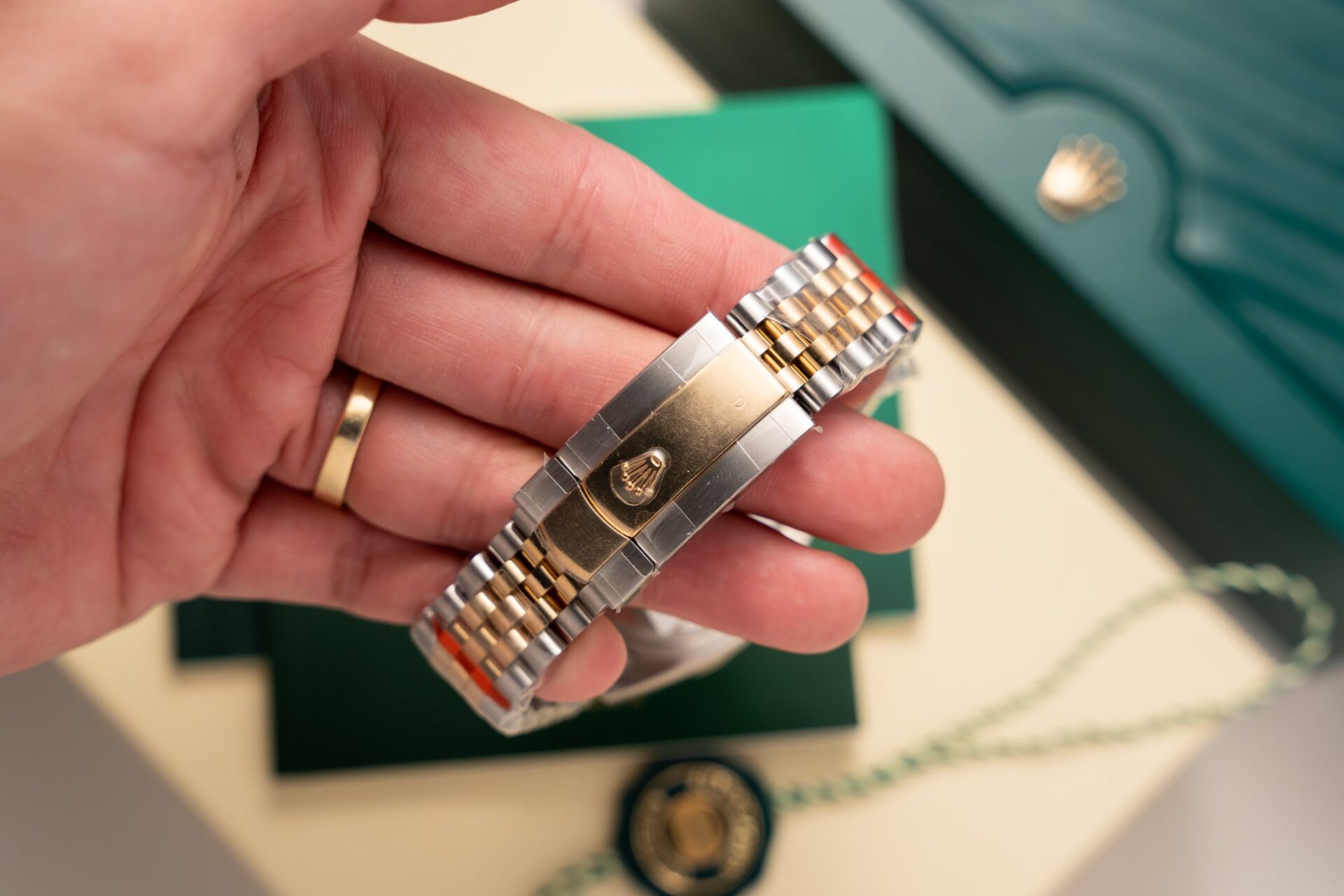Rolex Best Replica Watch DateJust Mother Of Pearl Dial Gold Wrapped GM Factory 36mm - Top club