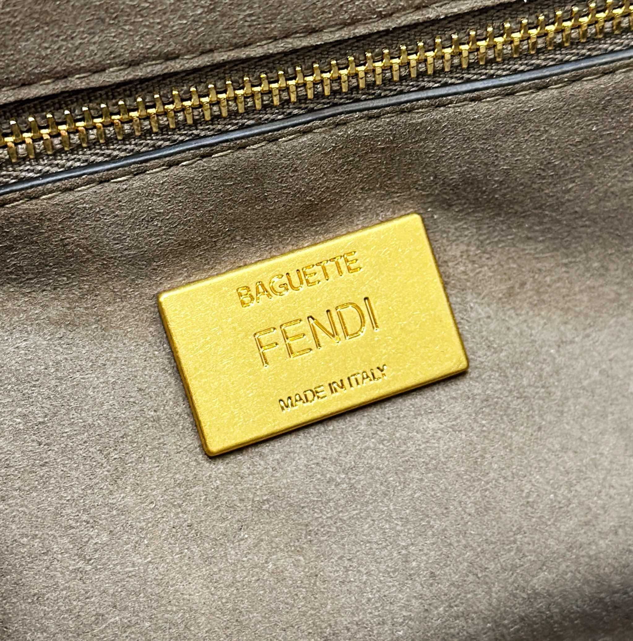 Fendi Chain Shoulder Bag - Replicaclubs