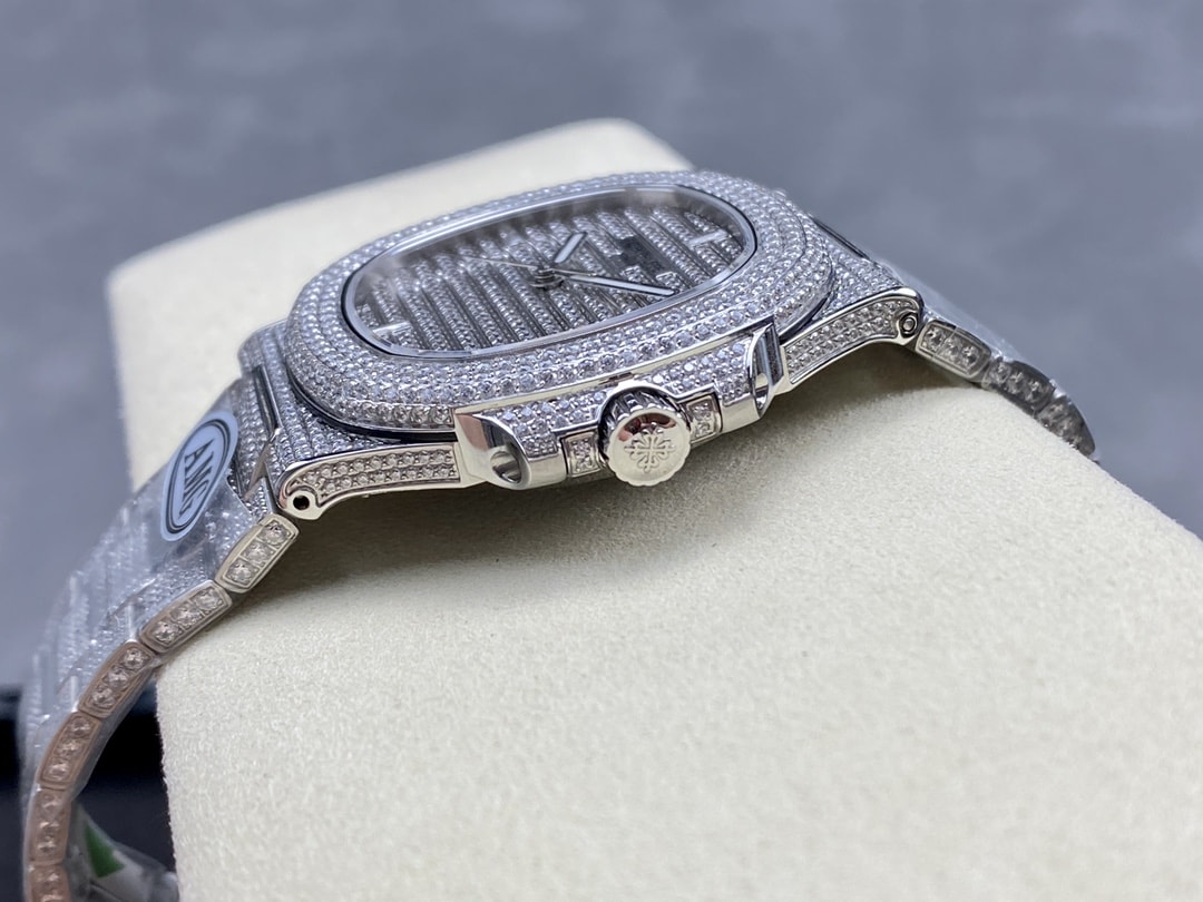 Fake Diamond Watch Patek Philippe Replica 5719/1G-001 Nautilus 40mm White Gold Diamond Pave White Gold Diamond Set Automatic AMG(1:1 replica) - Top club