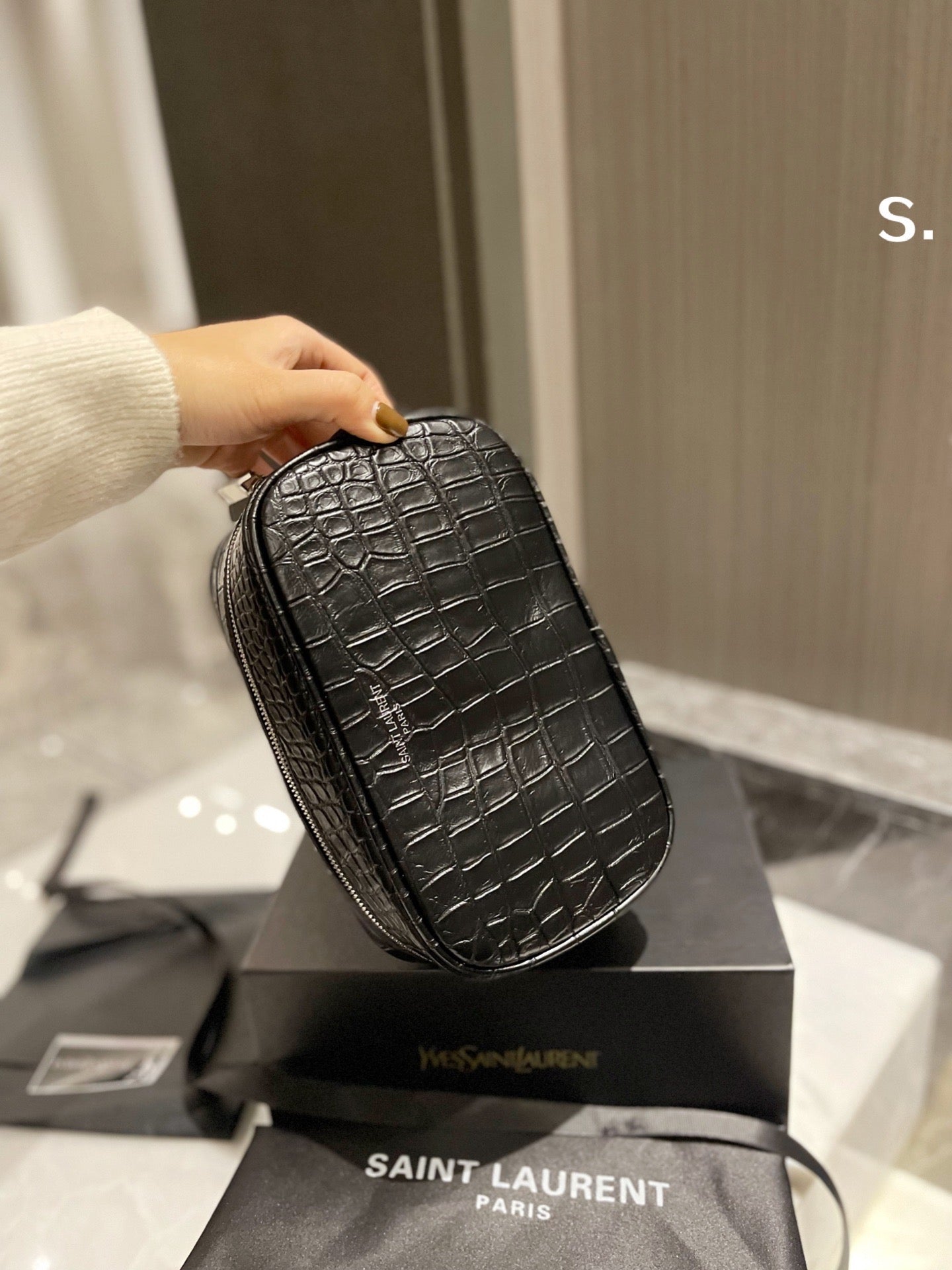 TO – Luxury Edition Bags SLY 2121:1High-quality replica