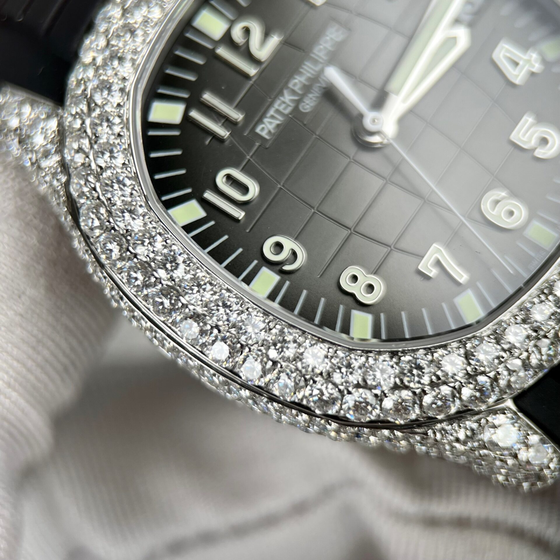 Patek Philippe Aquanaut 5719 Moissanite Diamond Replica Watch 40mm - Top club