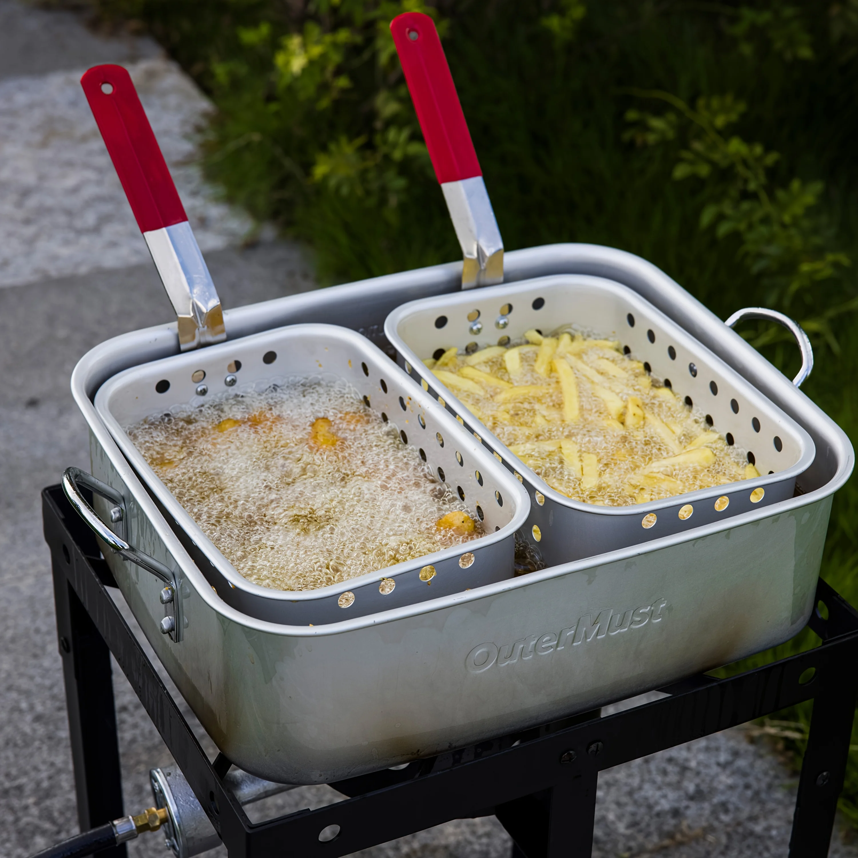 1pc Outermost 18 Qt. Fish Fryer with 2 Inner Baskets, 58, 000 BTU Aluminum Deep Fryer, perfect for Outdoor Cooking
