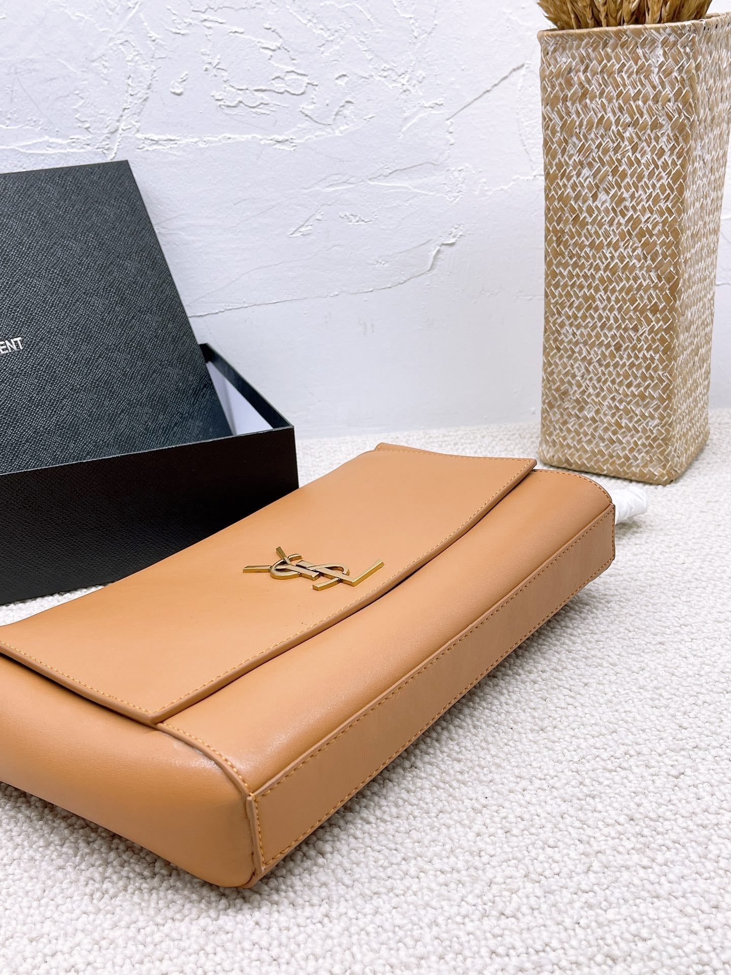 TO – Luxury Edition Bags SLY 2141:1High-quality replica