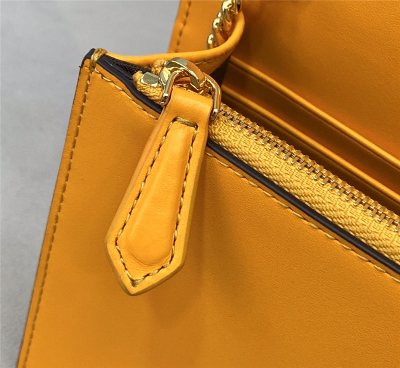 fendi chain wallet - Replicaclubs