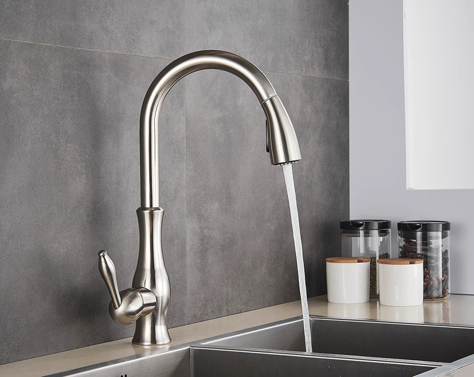 Moderne Zwarte Keukenkraan met Intrekbare Sproeier en Eénhendelbediening – Stijlvol en Functionaliteit voor Elke Keuken