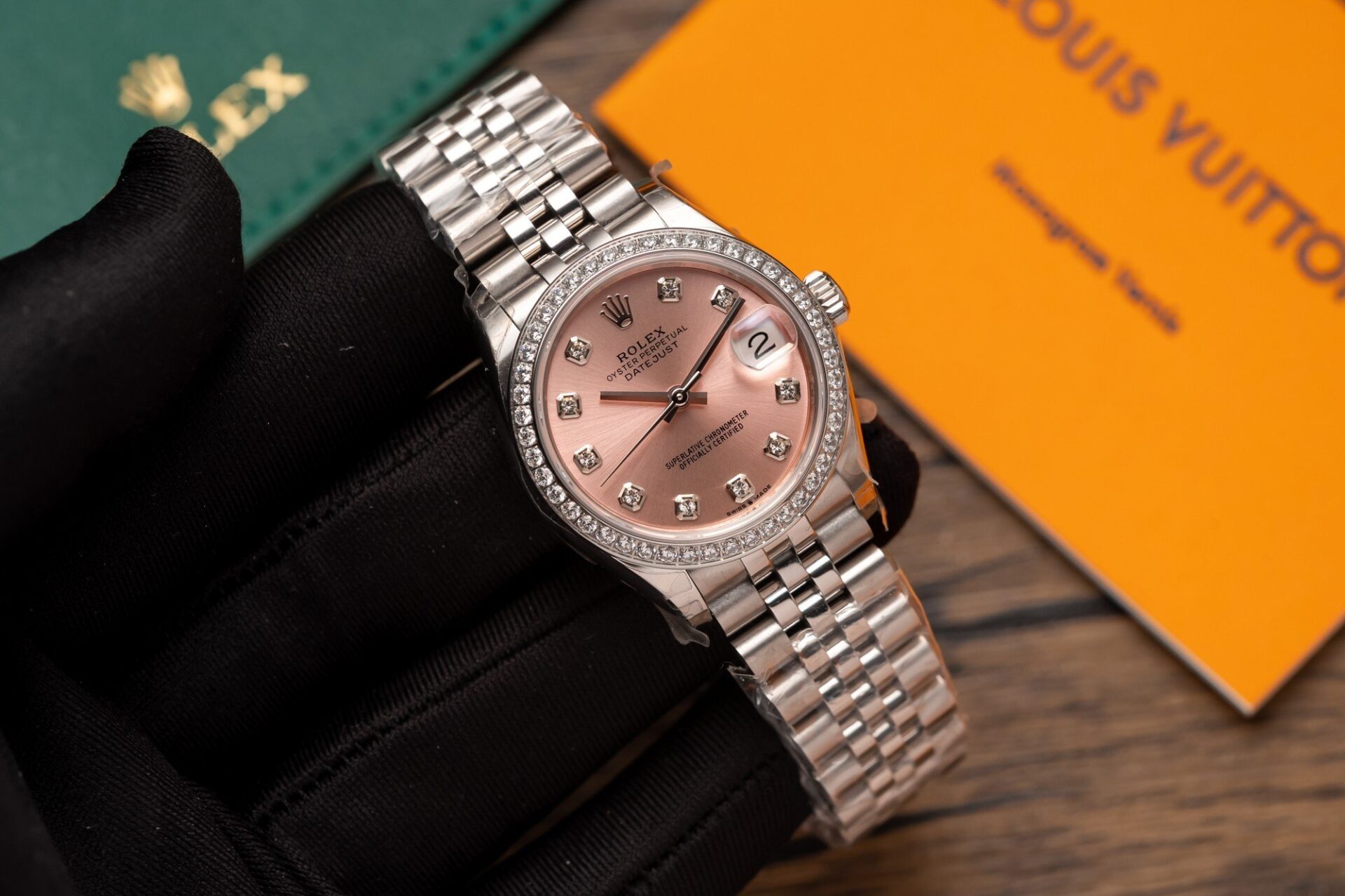 Rolex Clone Watch DateJust 278273 Pink Dial Jubilee Strap 31mm - Elite Watch Atelier