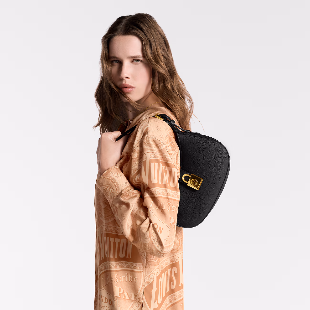 Low Key Shoulder Bag M246111:1High-quality replica
