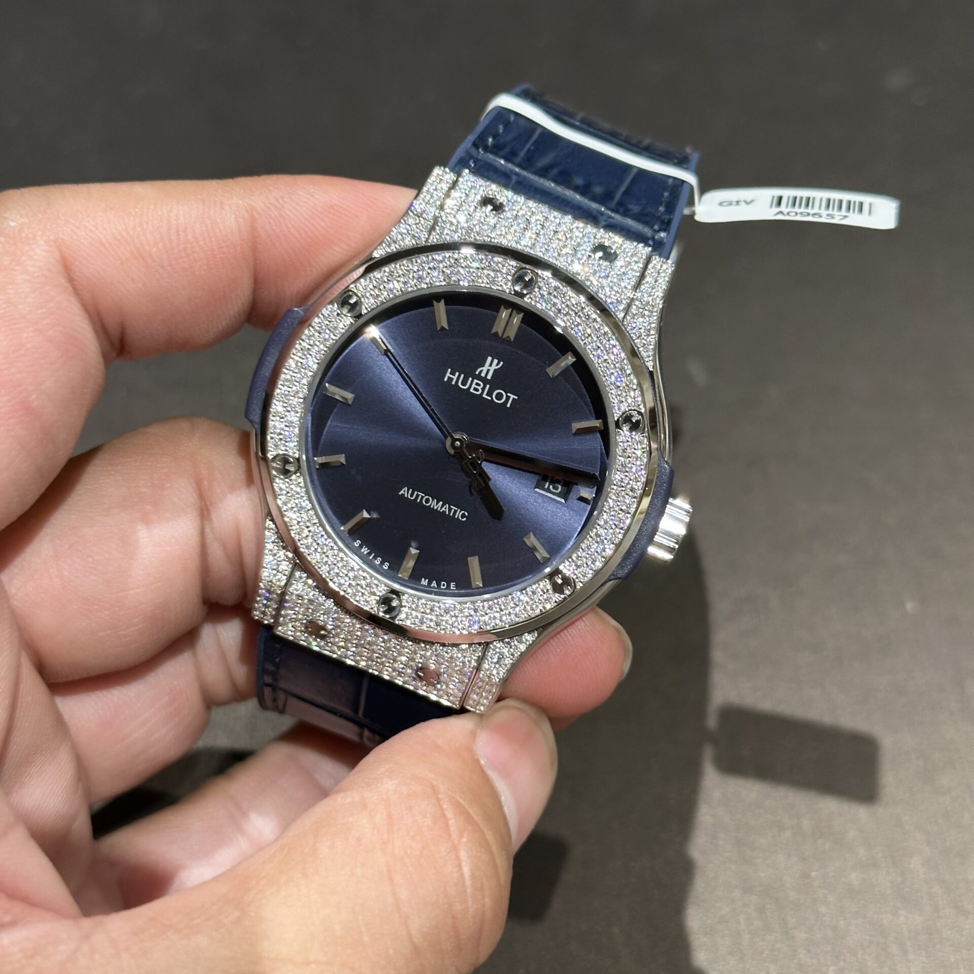Hublot Replica Watch With Full Diamond Moissanite Diamonds Blue Dial 42mm - Top club