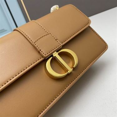 30 Montaigne East-West bag with chain Hazelnut Calfskin – DB0381:1High-quality replica
