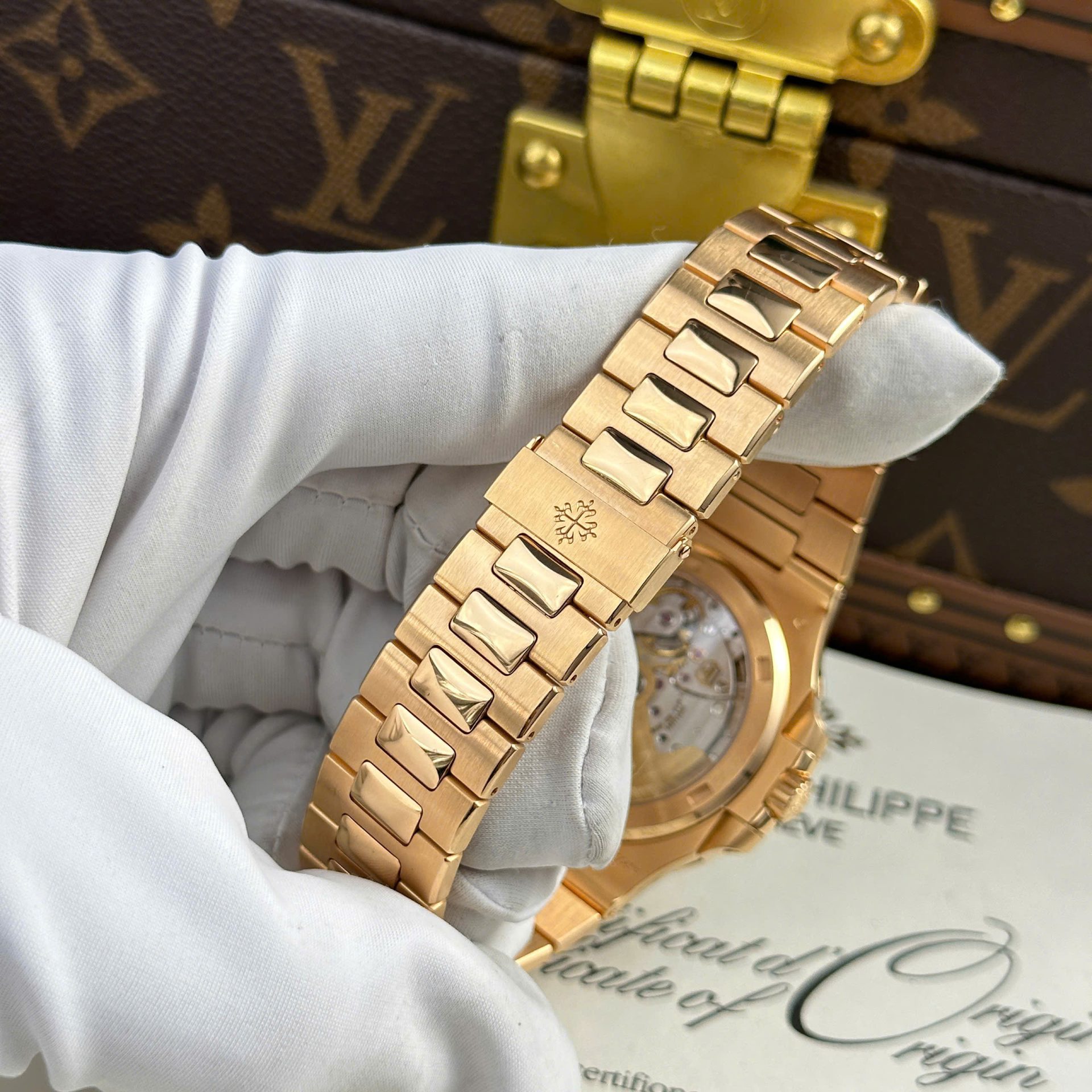 Patek Philippe Nautilus 5711 Refined Max Option 18K Gold Wrapped Chocolate Dial 40mm - Top club