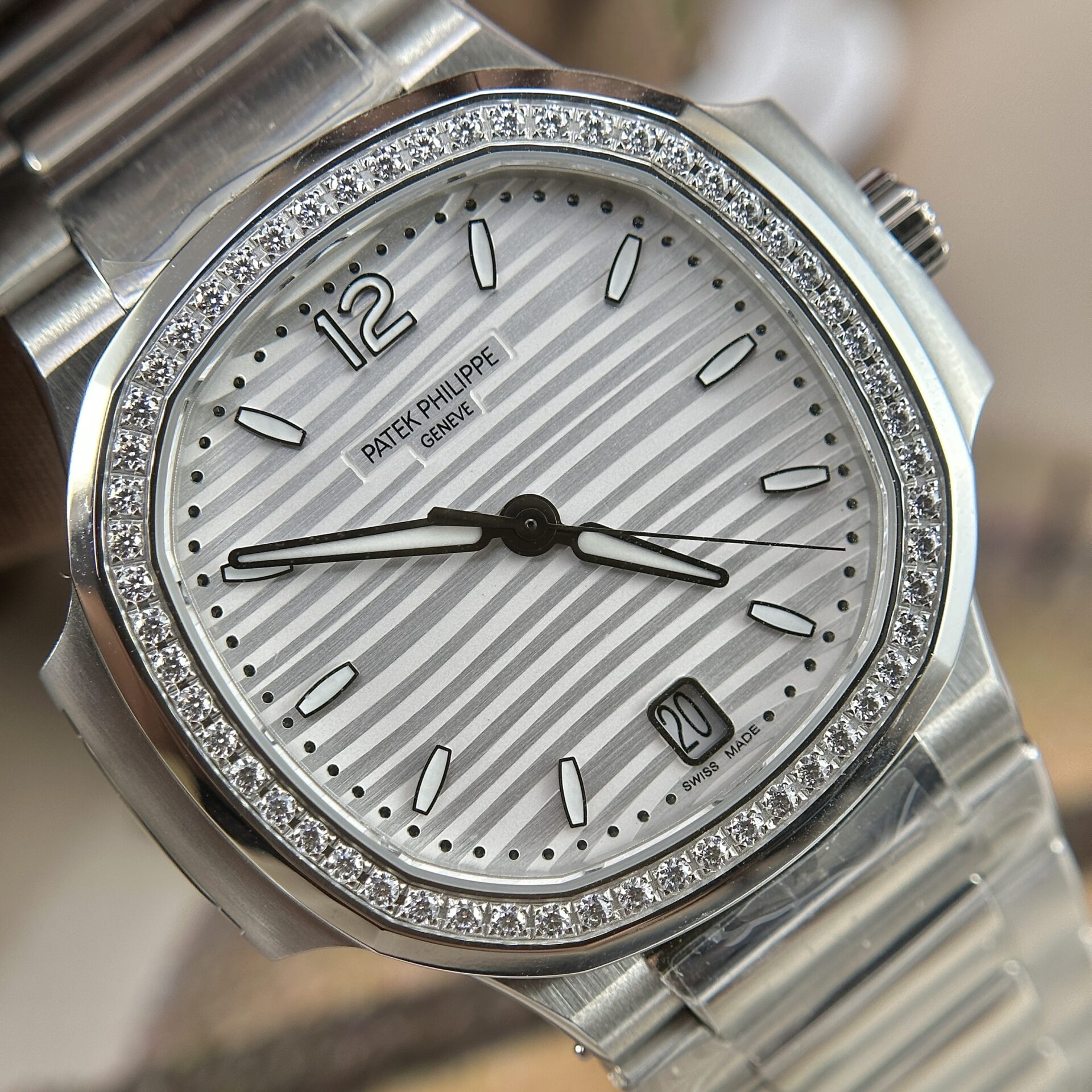 Patek Philippe Nautilus 7118 Replica 11 Watch With Stone Bezel 35.2mm - Top club