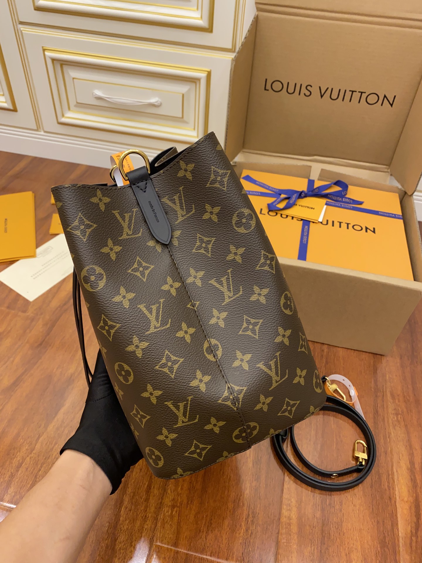 Louis Vuitton NeoNoe MM M440201:1High-quality replica