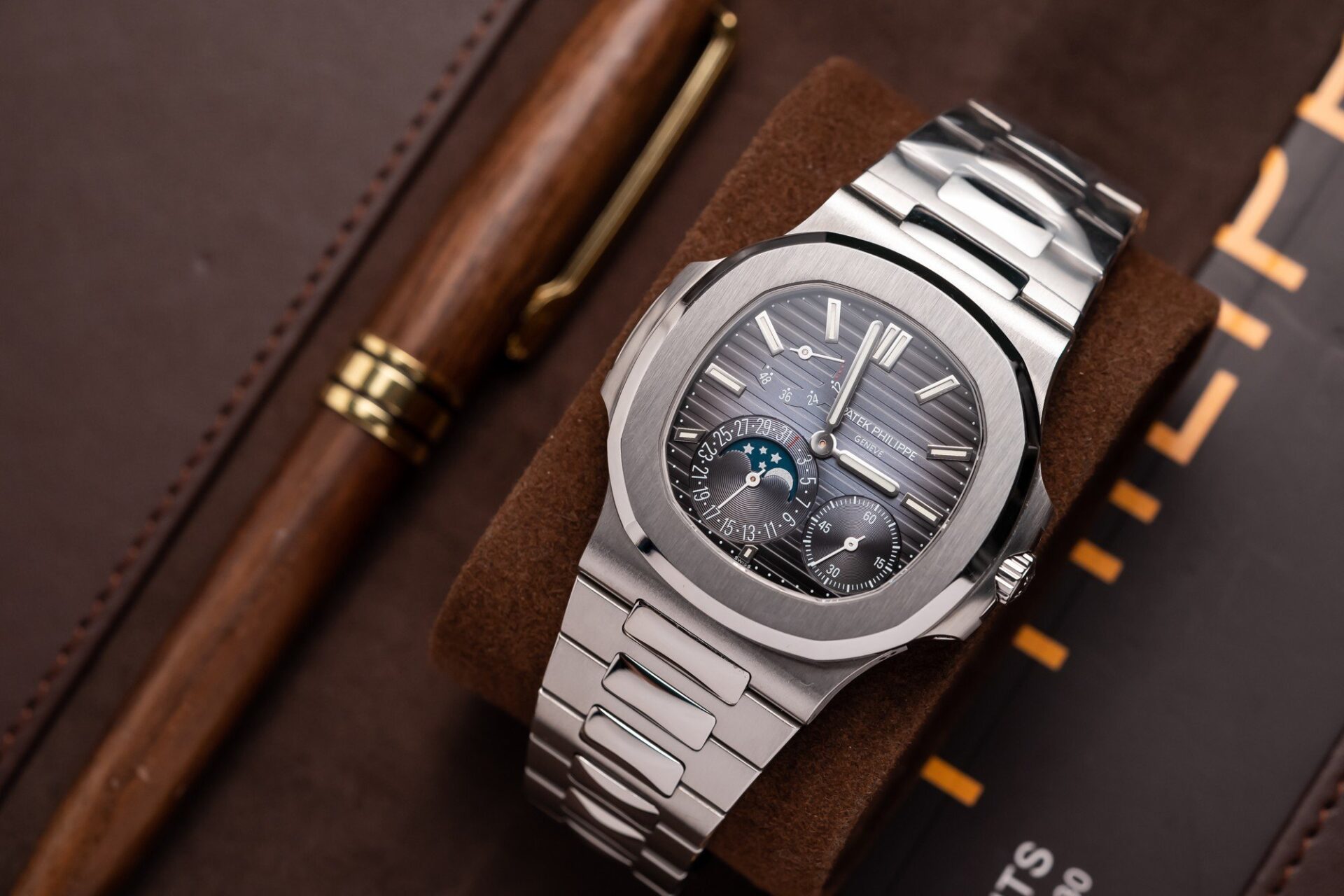 Patek Philippe Nautilus 5712 Replica 1:1 Watch Gray Dial PPF V2 40mm - Elite Watch Atelier