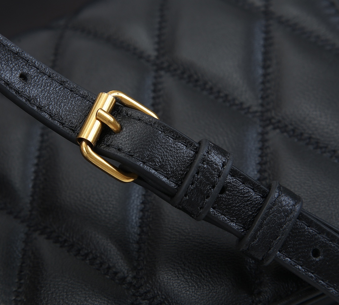 Replica Ysl Becky Chain Wallet In Quilted Lambskin 19441:1High-quality replica