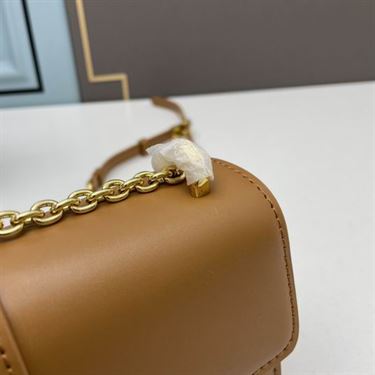 30 Montaigne East-West bag with chain Hazelnut Calfskin – DB0381:1High-quality replica