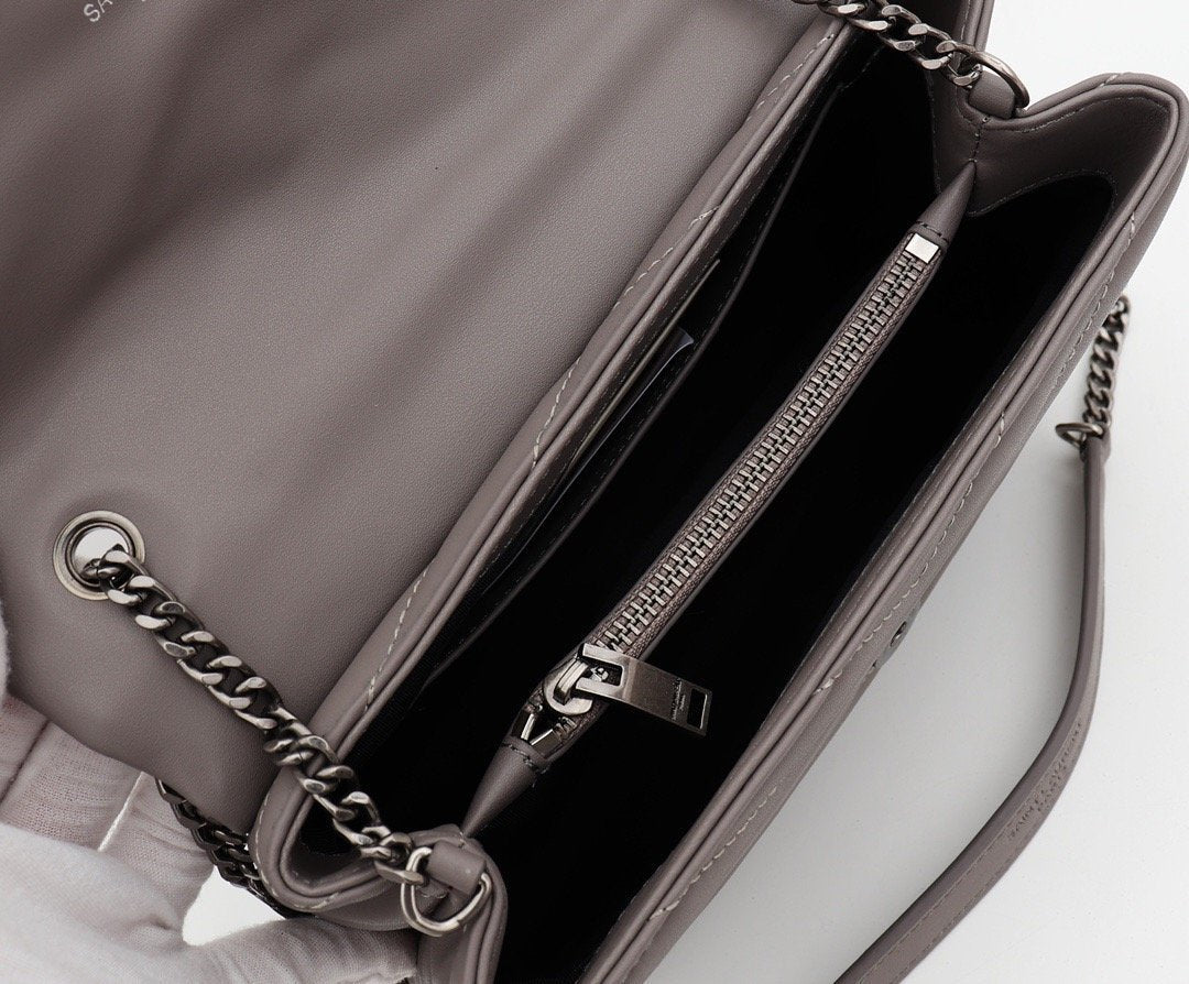 TO – Luxury Edition Bags SLY 1301:1High-quality replica