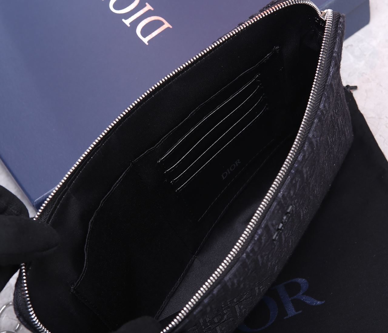 Oblique Jacquard Pouch Black/BeigeFor Women‎ 12in/30cm CD 2OBCA251YSE_H03E1:1High-quality replica