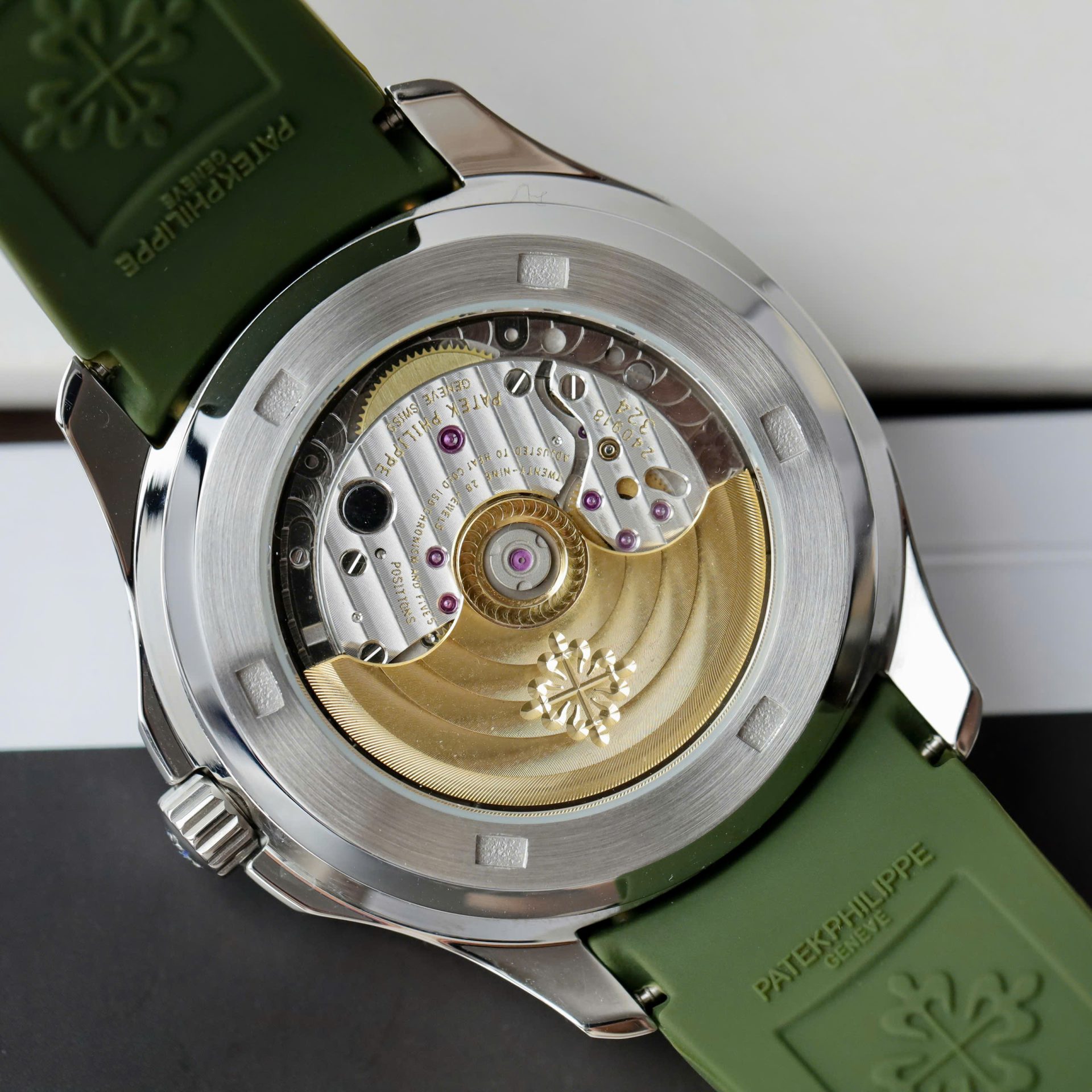 Patek Philippe Best Replica Watch Aquanaut 5261G Automatic Swiss Movement Green Dial 40mm - Top club