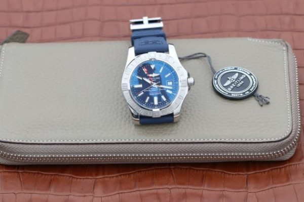 Replica Breitling Avenger GMT SS GF Blue Dial Blue rubber Strap A2836 - Top club