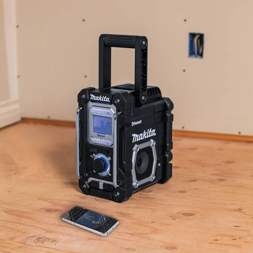 Makita XRM06B Bluetooth Cordless Job Site Radio, Black - Image 8
