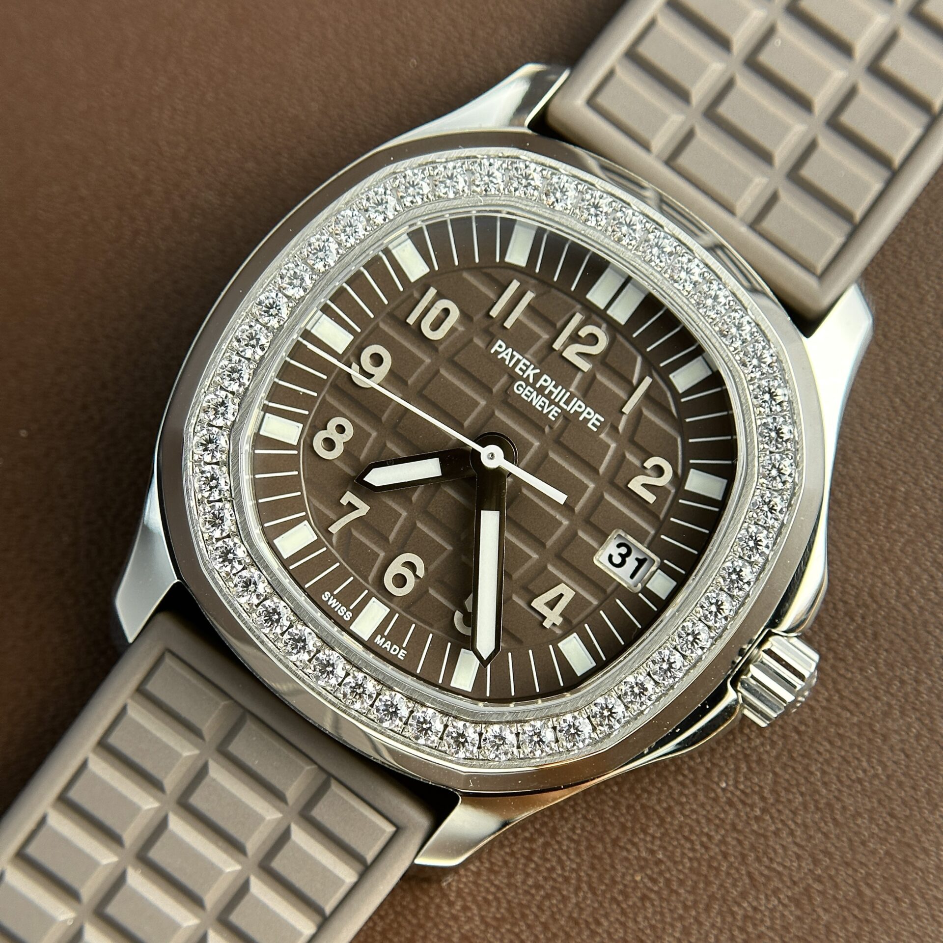 Patek Philippe Aquanaut 5067 Replica 1:1 Watch Gray With Diamonds Bezel PPF 35.6mm - Top club