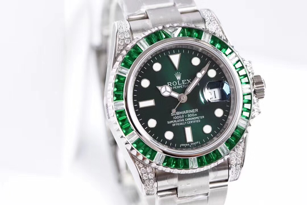 Rolex Submariner Customized with Diamonds - Green Diamonds - 40MM(1:1 replica) - Elite Watch Atelier