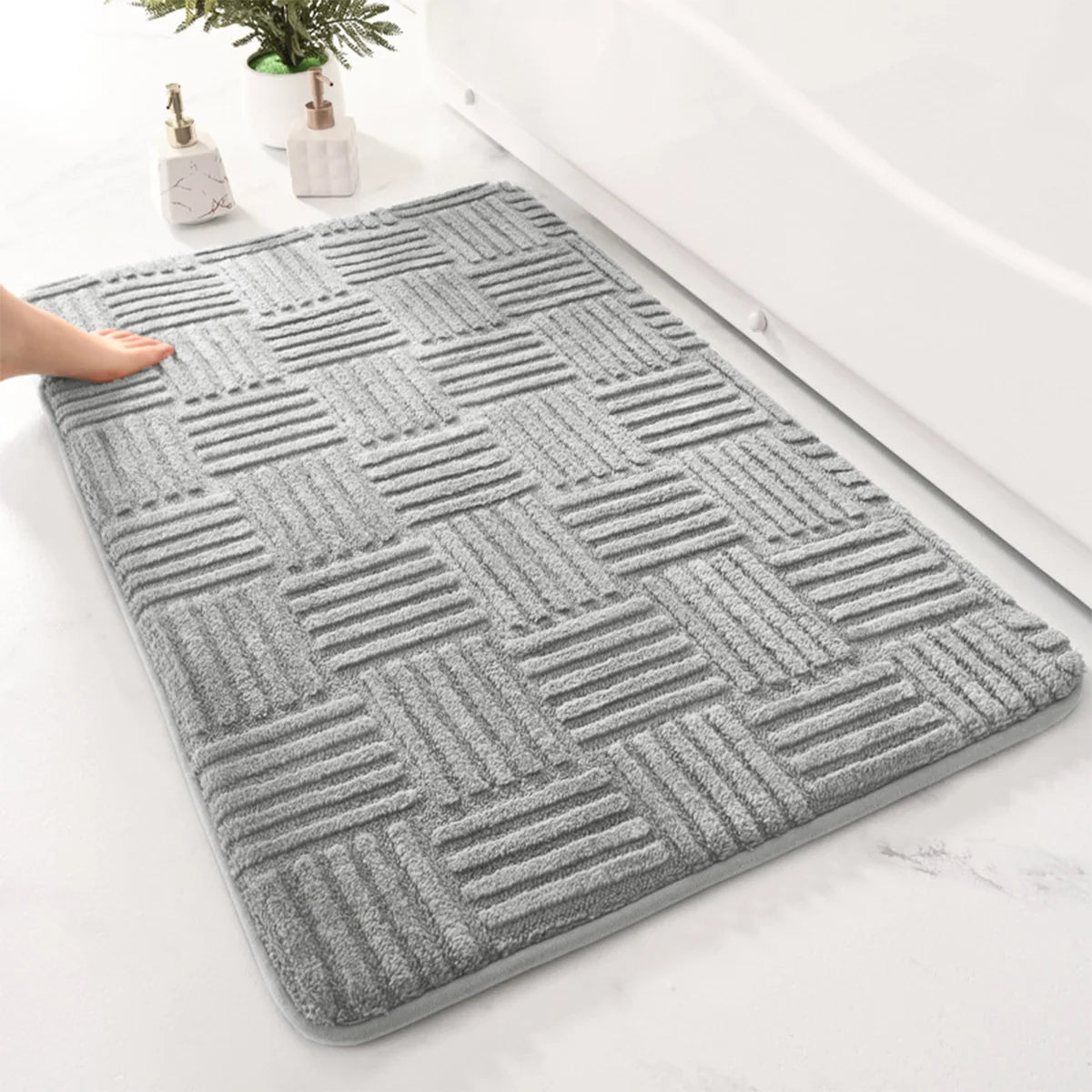 PlushStripe | Luxe Badkamer Tapijt