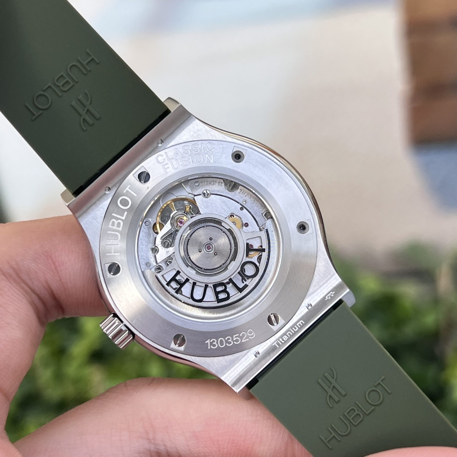 Hublot Classic Fusion Replica Watch Green Dial With Stone JJ+ 42mm - Top club