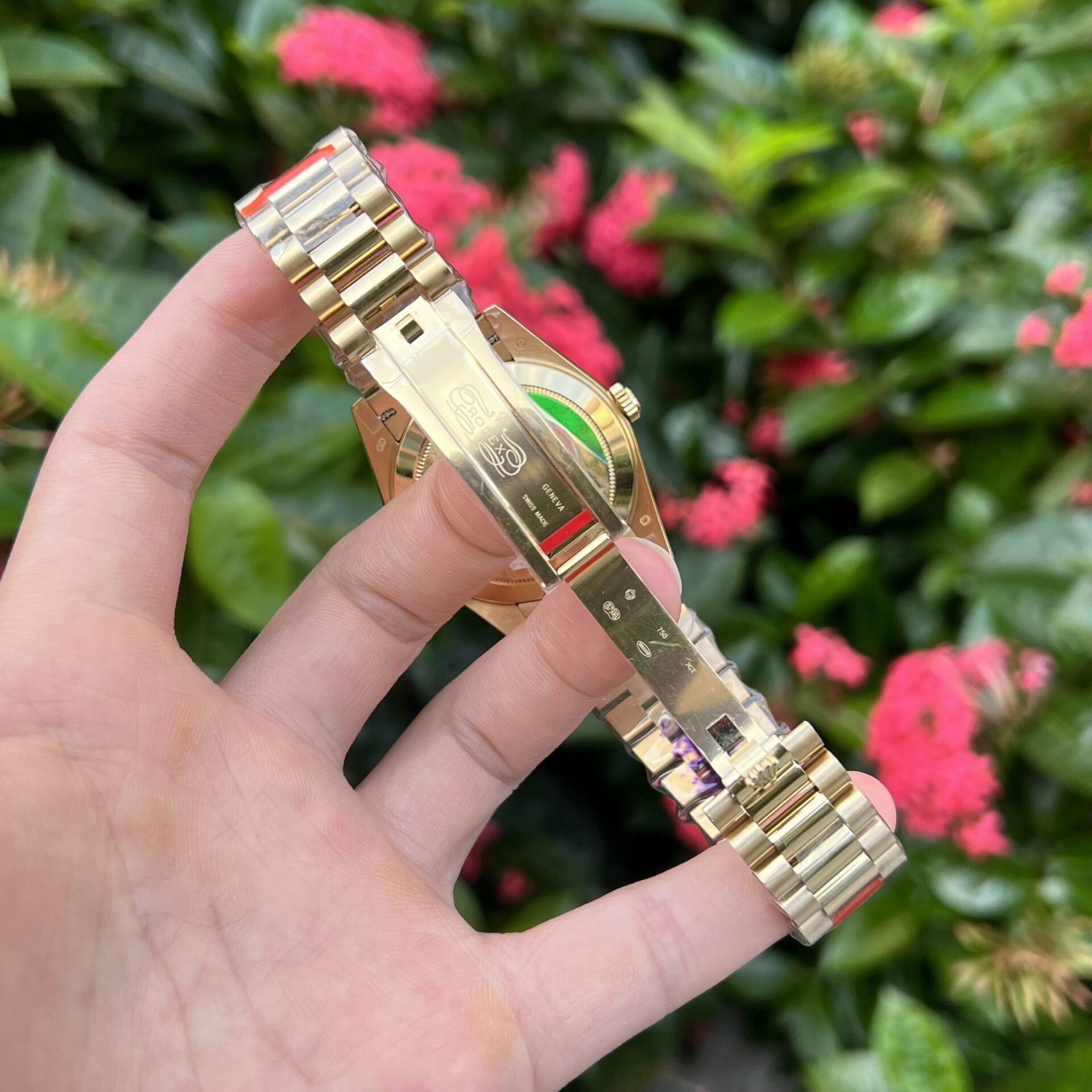 Rolex Replica Watch Day-Date Purple Mother of Pearl Dial Yellow Gold 40mm - Top club