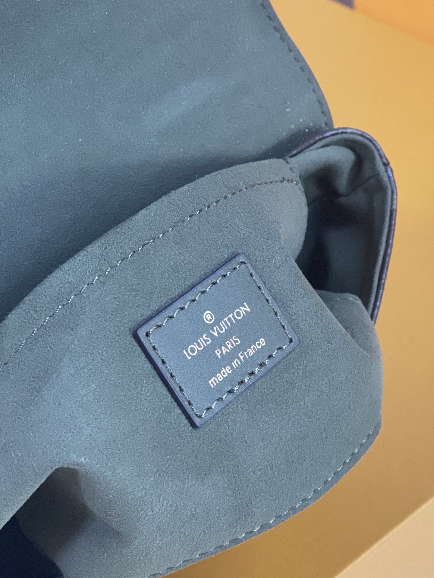 Louis Vuitton Locky BB M447971:1High-quality replica