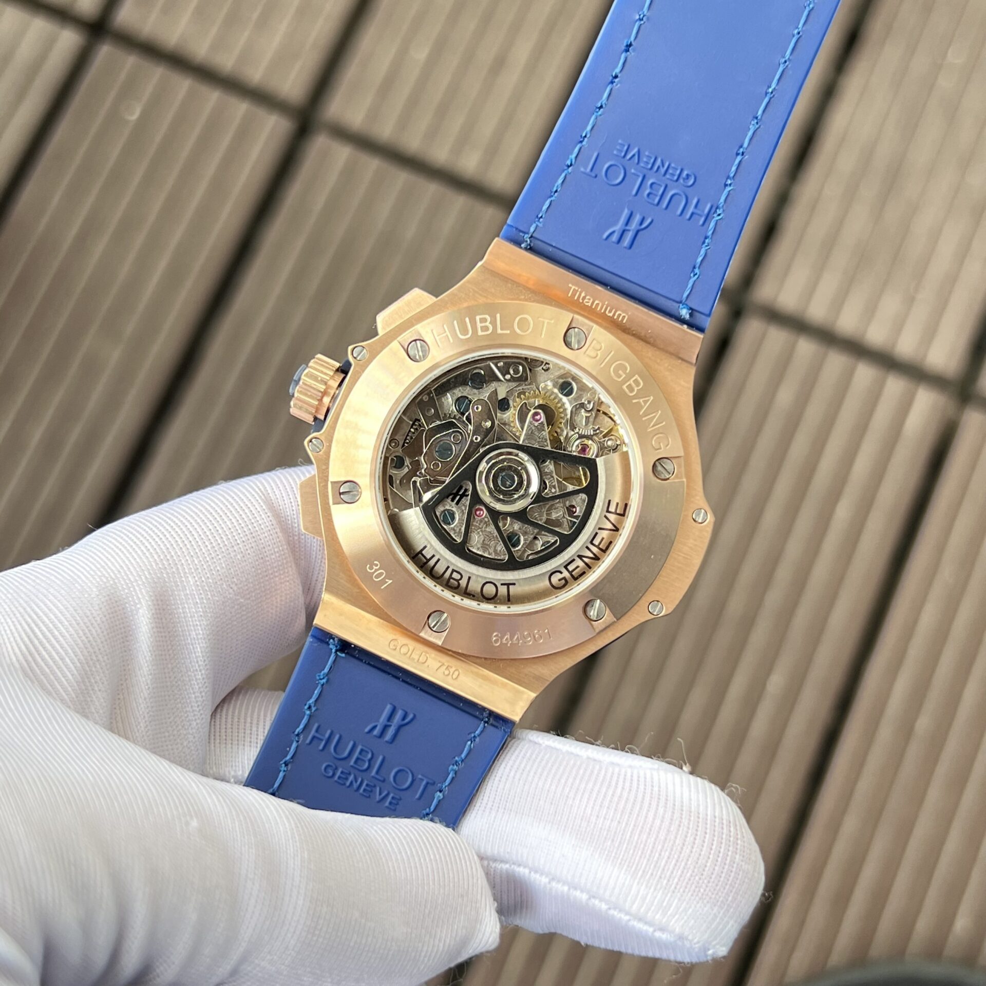 Hublot Big Bang Chronograph Replica Watch King Gold Blue With Diamond Bezel 44mm - Top club