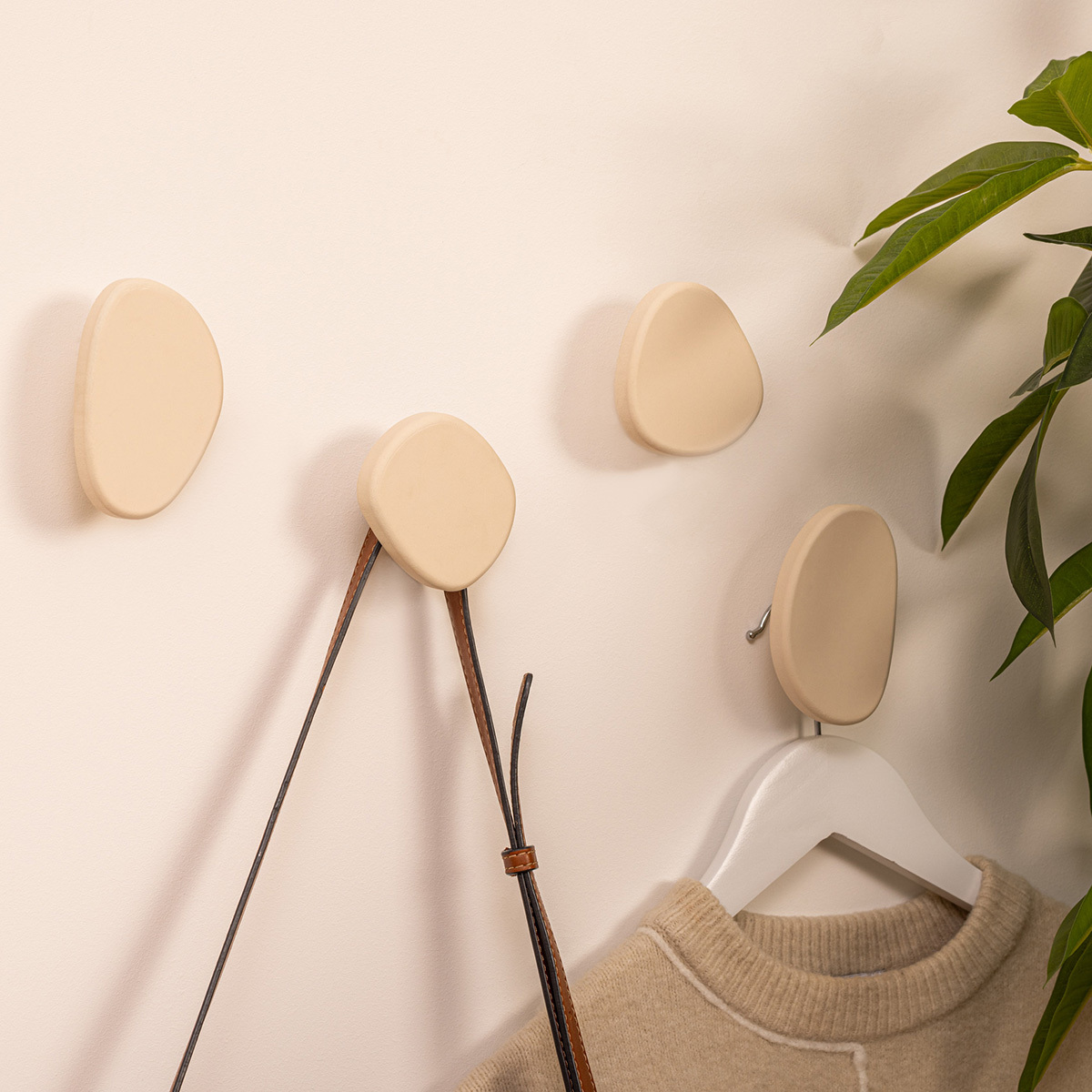 Set of 4 organic coat hooks "Karen" Ivory white, L.7/10 cm