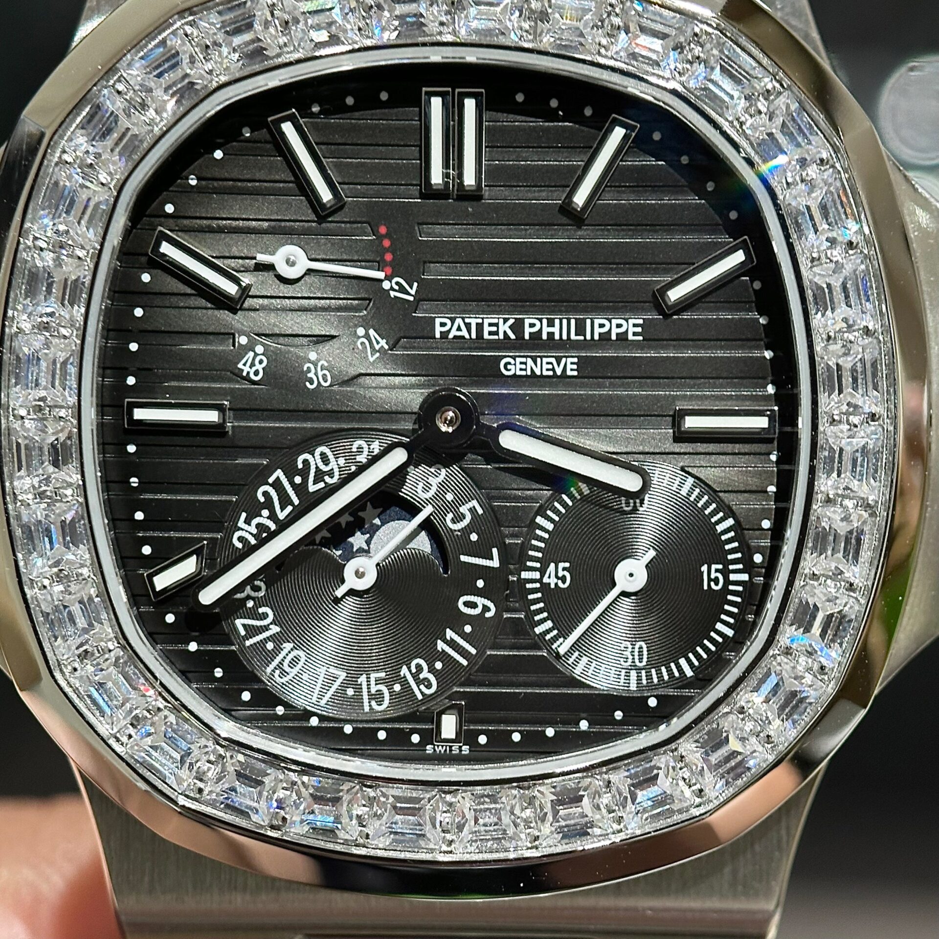 Patek Philippe Nautilus 5724G Replica Watch Gray Dial GRF 40mm - Elite Watch Atelier