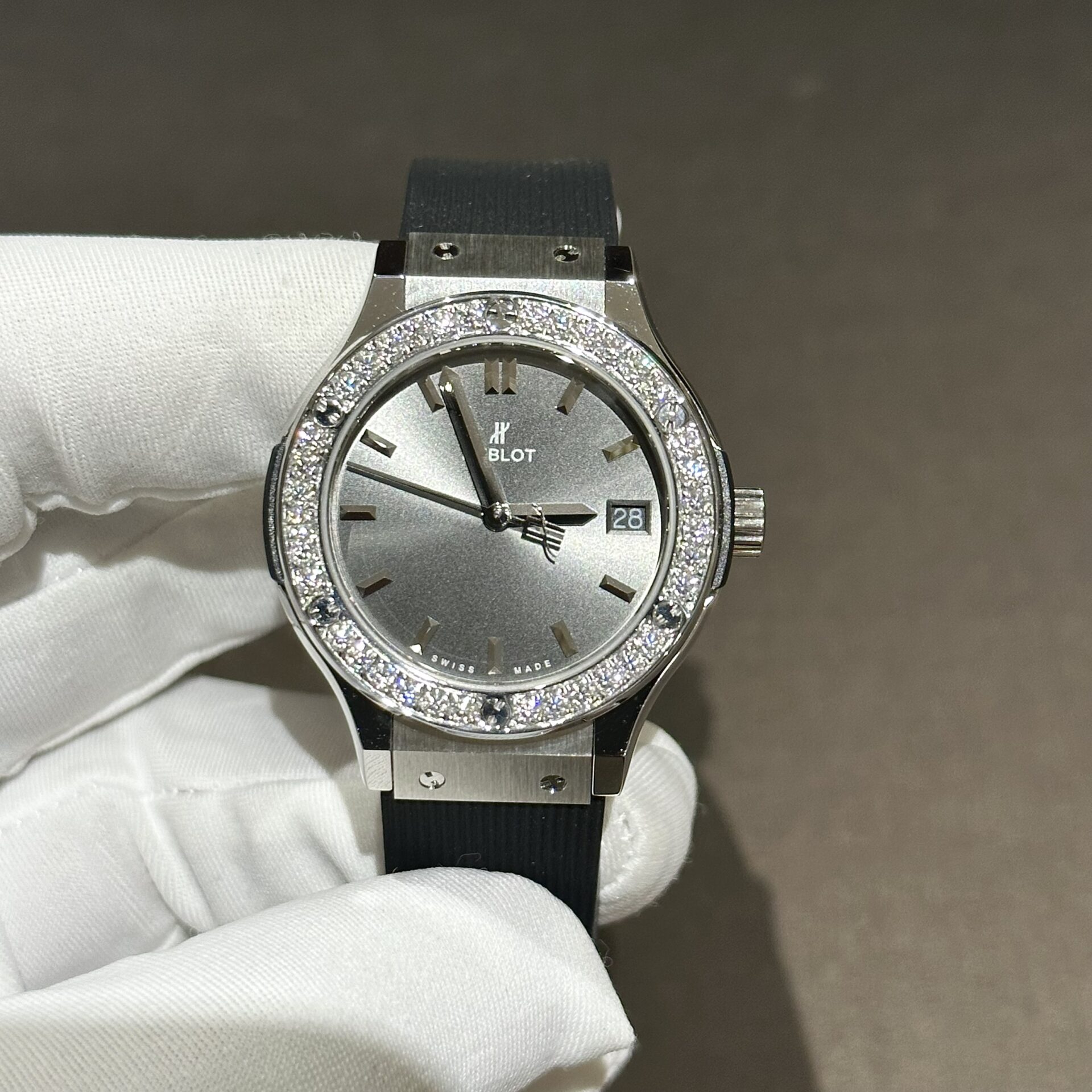 Hublot Replica Watch With Moissanite Diamonds Rubber Strap 33mm - Top club