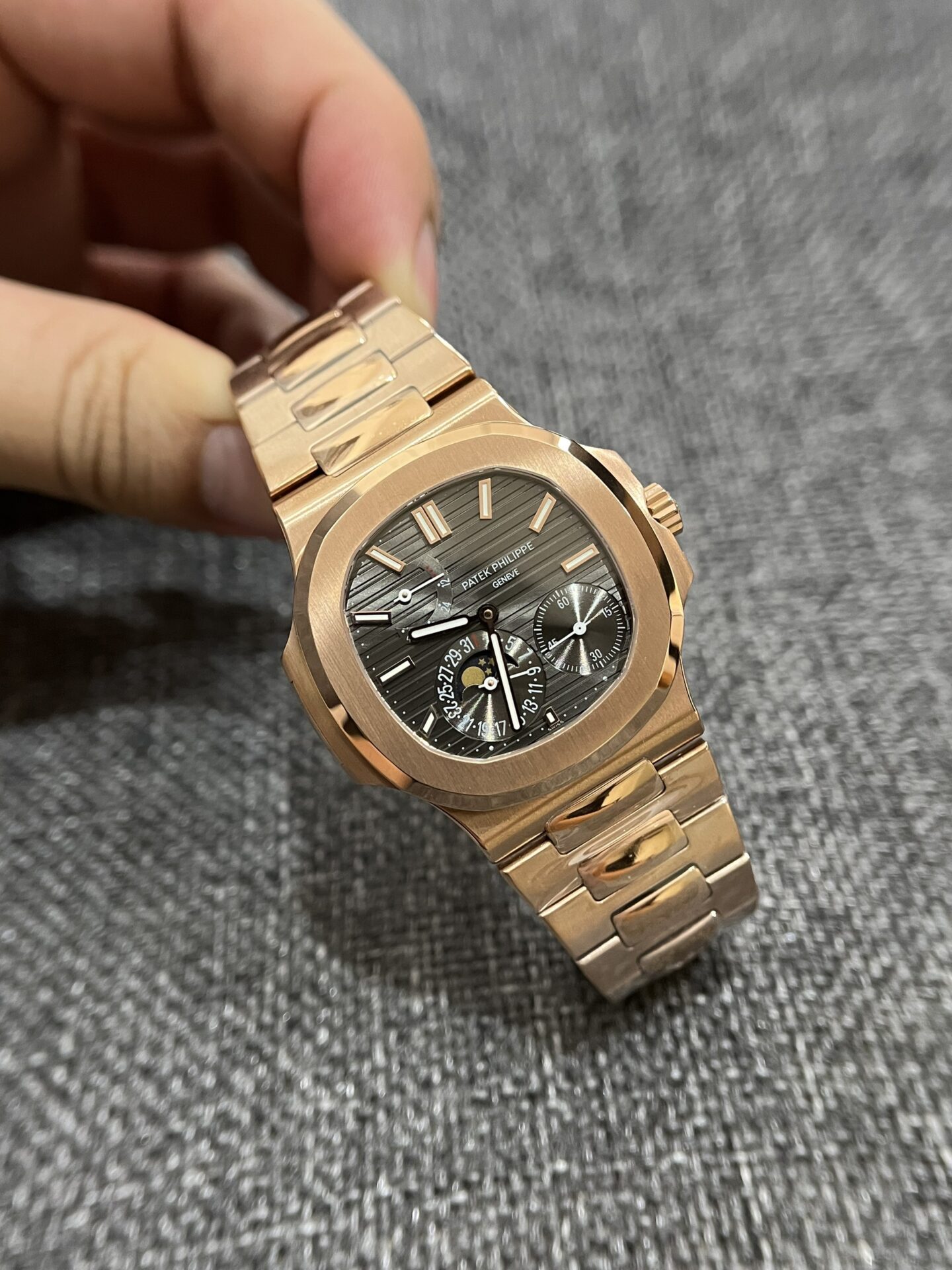 Patek Philippe Replica Watch Nautilus 5712R Gray Dial GR Factory 40mm - Top club