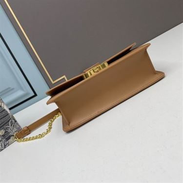 30 Montaigne East-West bag with chain Hazelnut Calfskin – DB0381:1High-quality replica