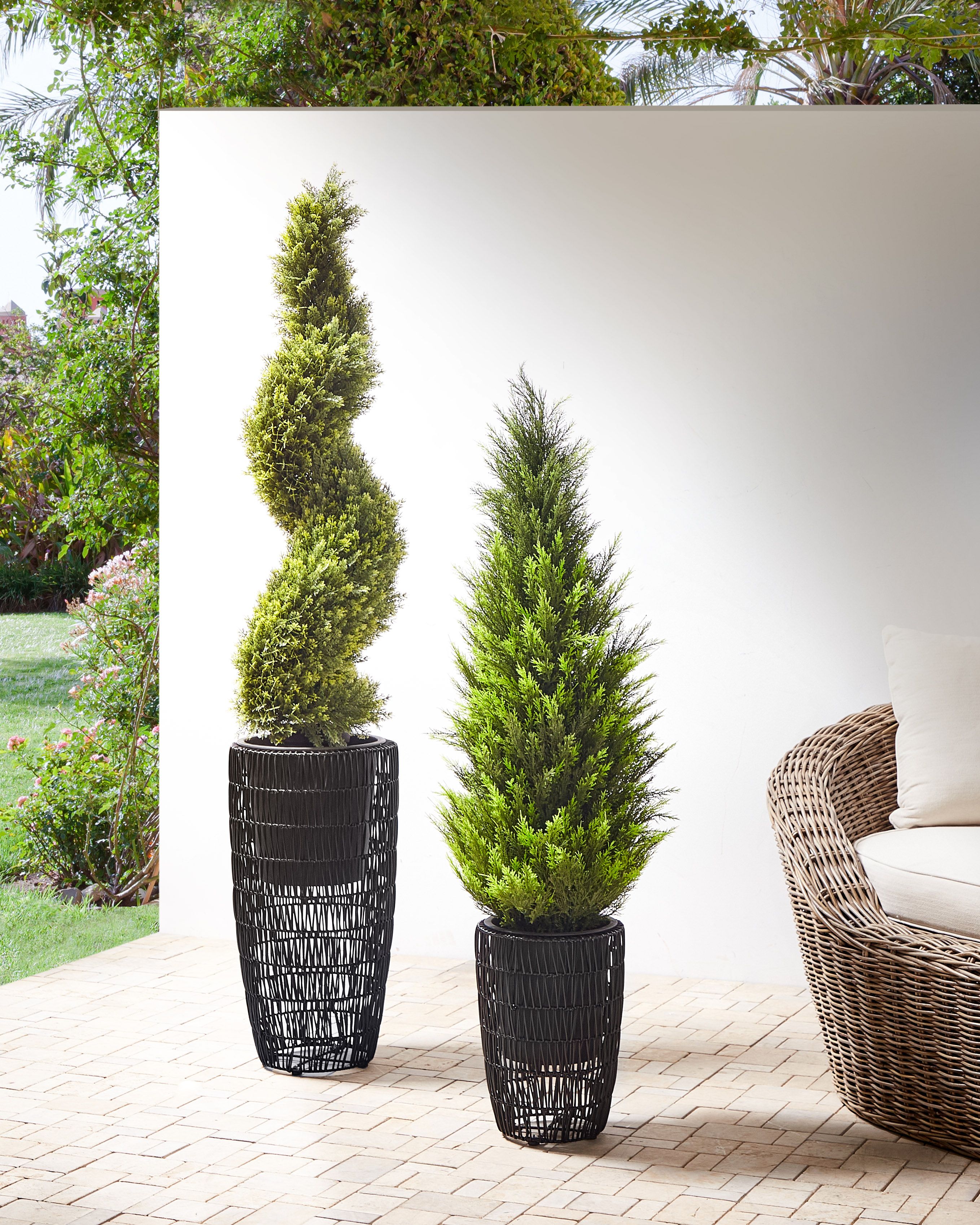 Set of 2 Plant Pots CHELONE PE Rattan 26/34 cm Black