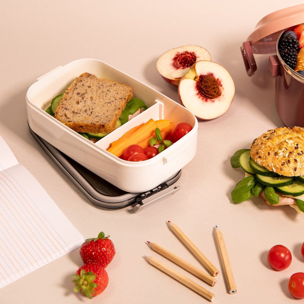 Lunchbox LOENE biały 750 ml